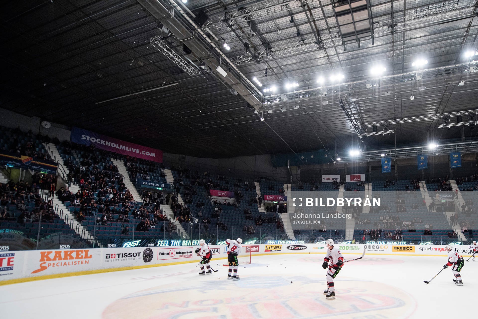 Malmö Redhawks spelare värmer upp på Hovet