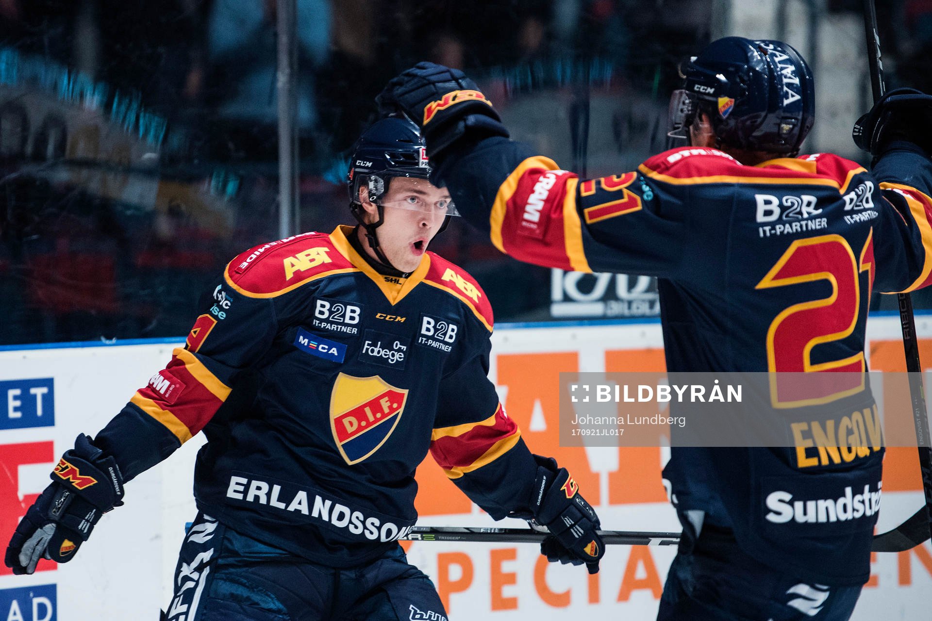 Djurgårdens Marcus Högström jublar med Andreas Engqvist