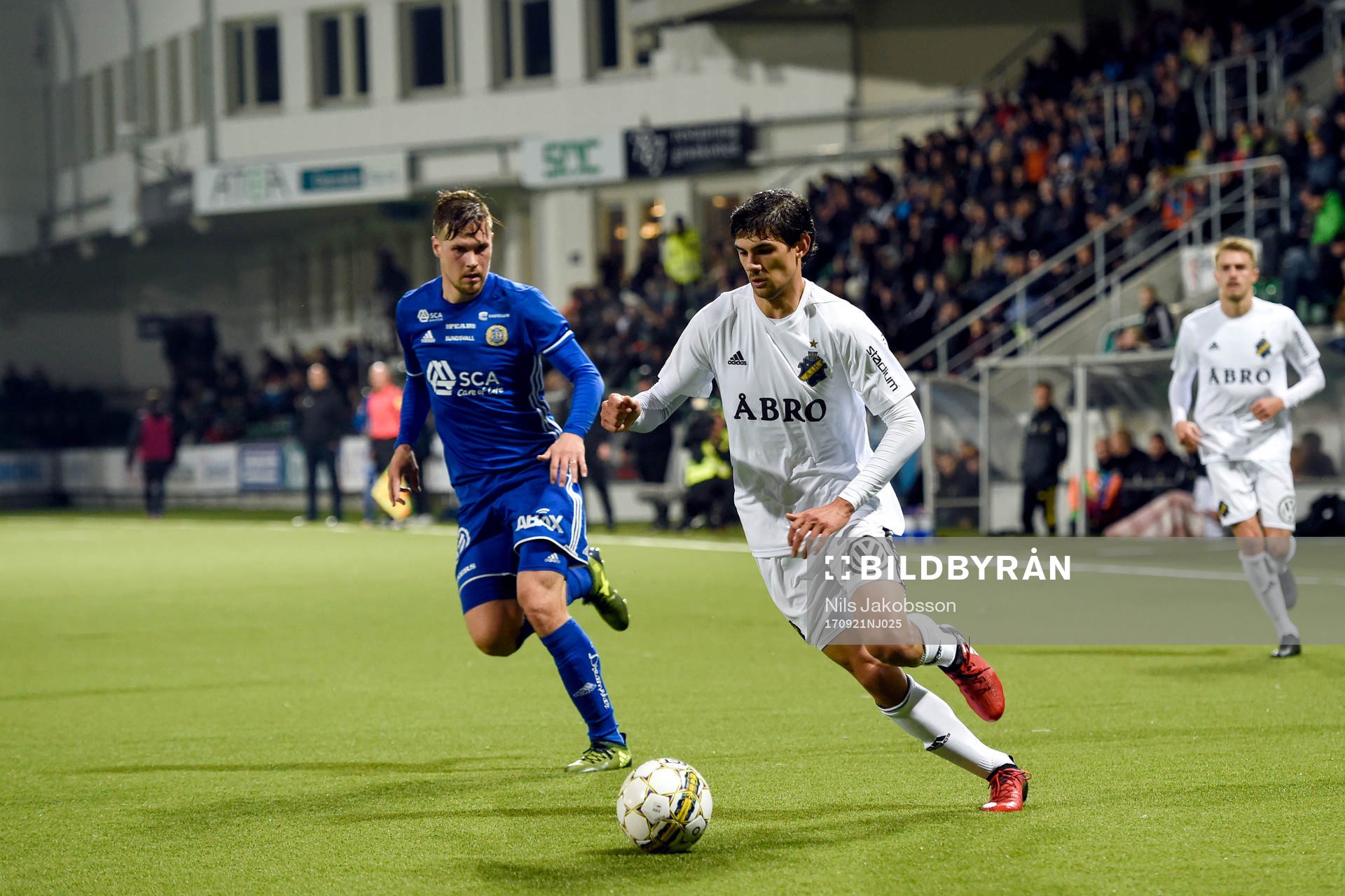 s Jesper Nyholm