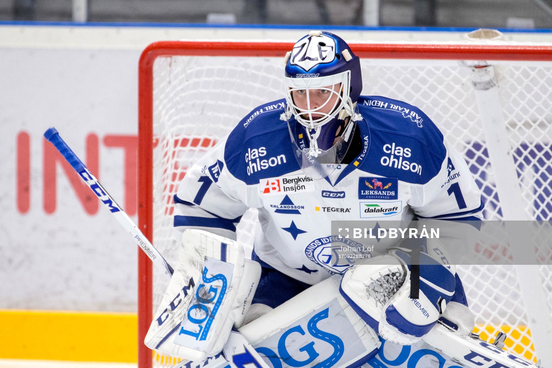 Leksands målvakt Tex Williamsson värmer upp