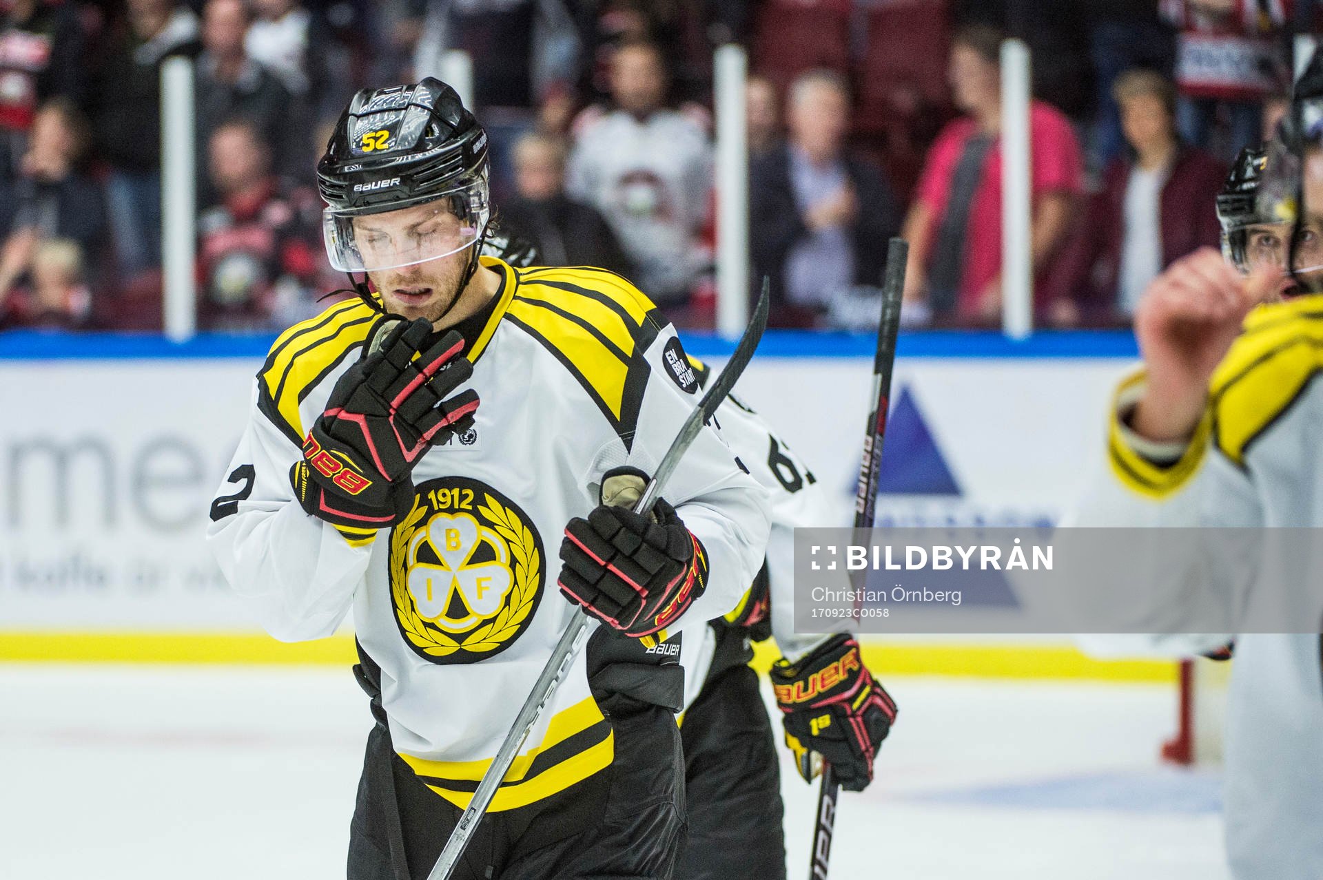 Brynäs Christopher Liljewall deppar med lagkamraterna
