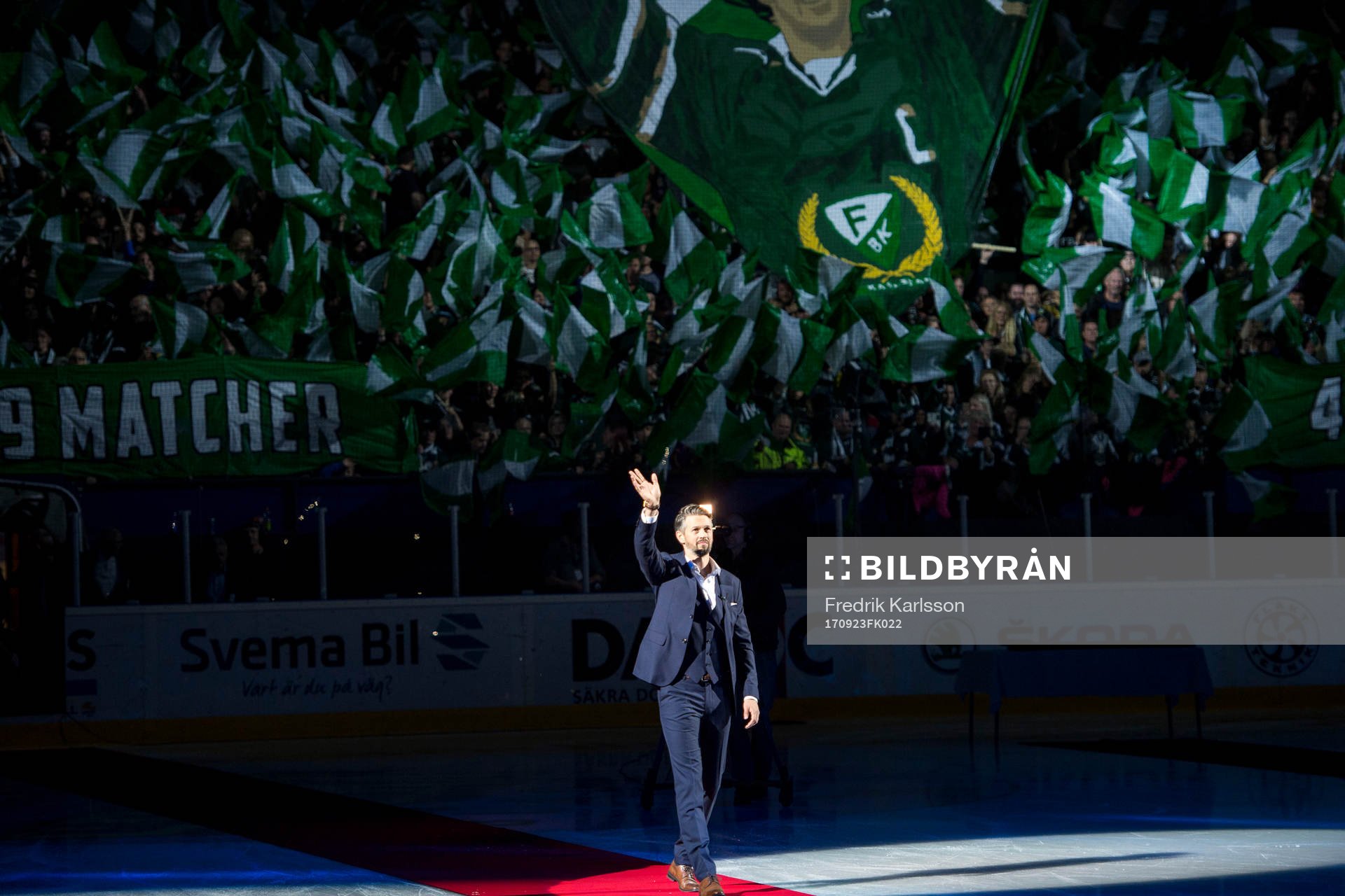 Det var känslosamt för Färjestads Rickard Wallin när