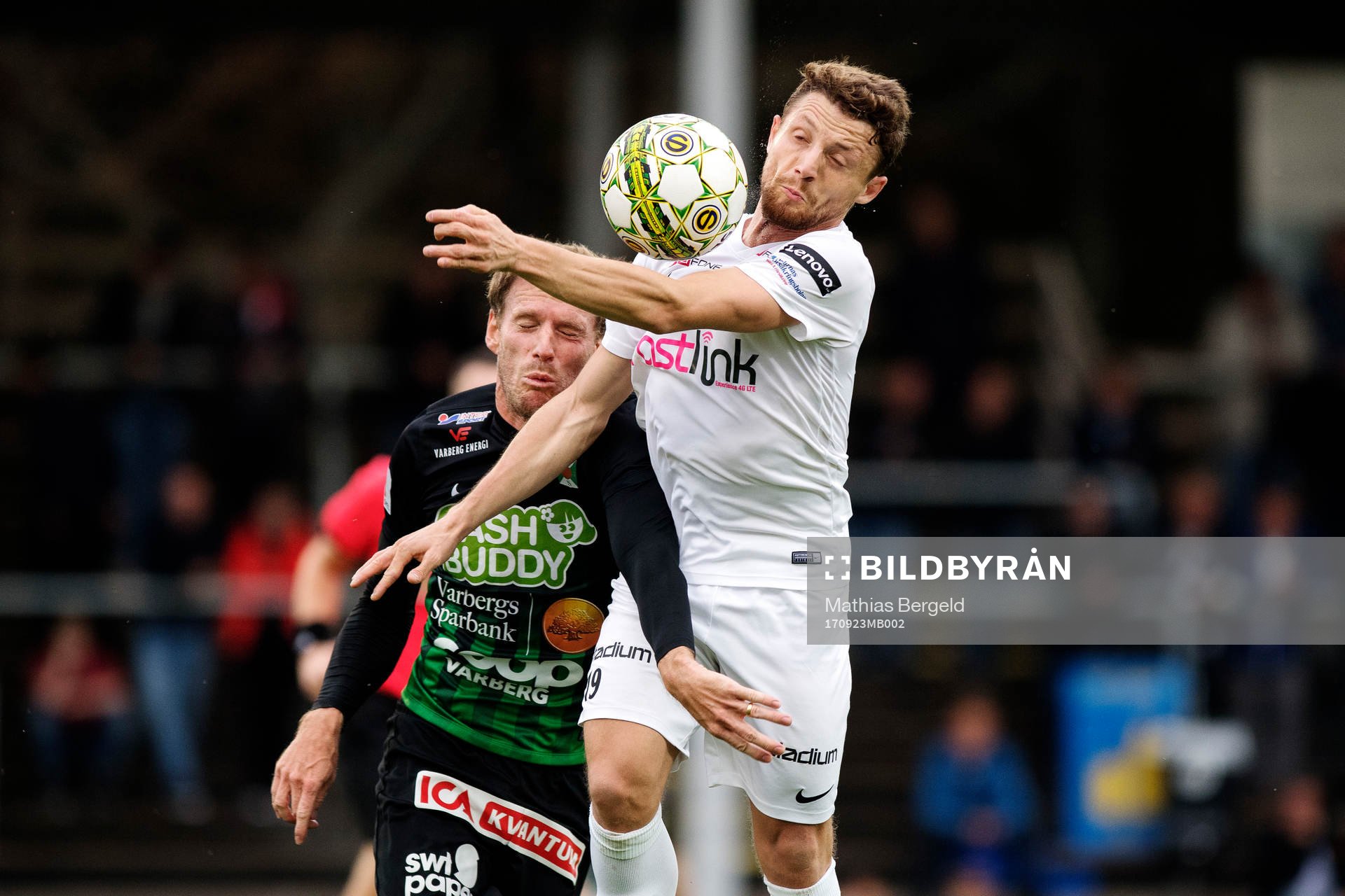 Varbergs Karl Söderström och Dalkurds Kujtim Bala i