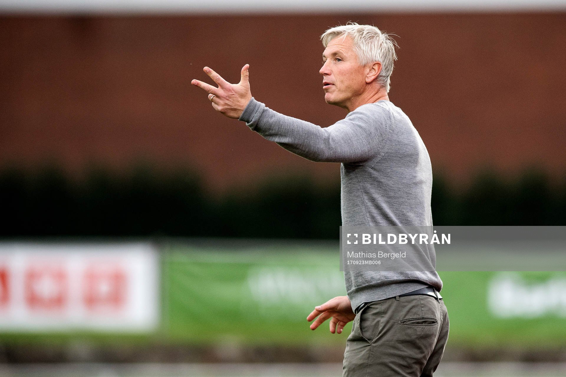Varbergs tränare Jörgen Wålemark reagerar
