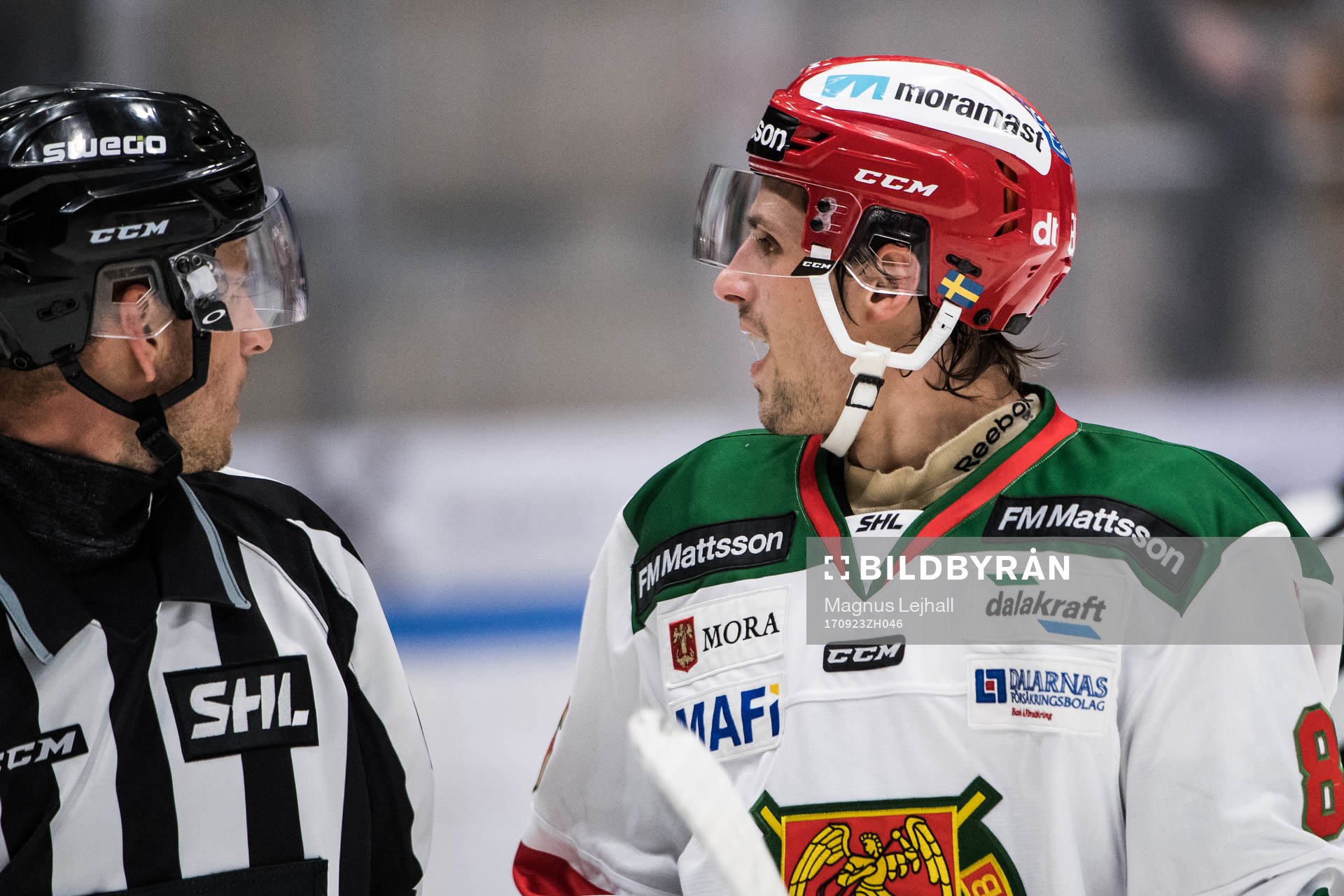 Moras Mathias Bromé deppar och reagerar