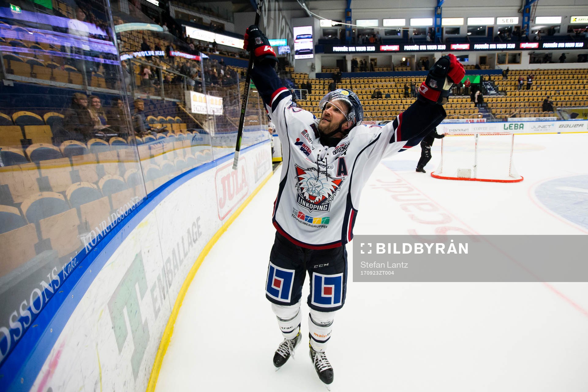 Linköpings Sebastian Karlsson jublar