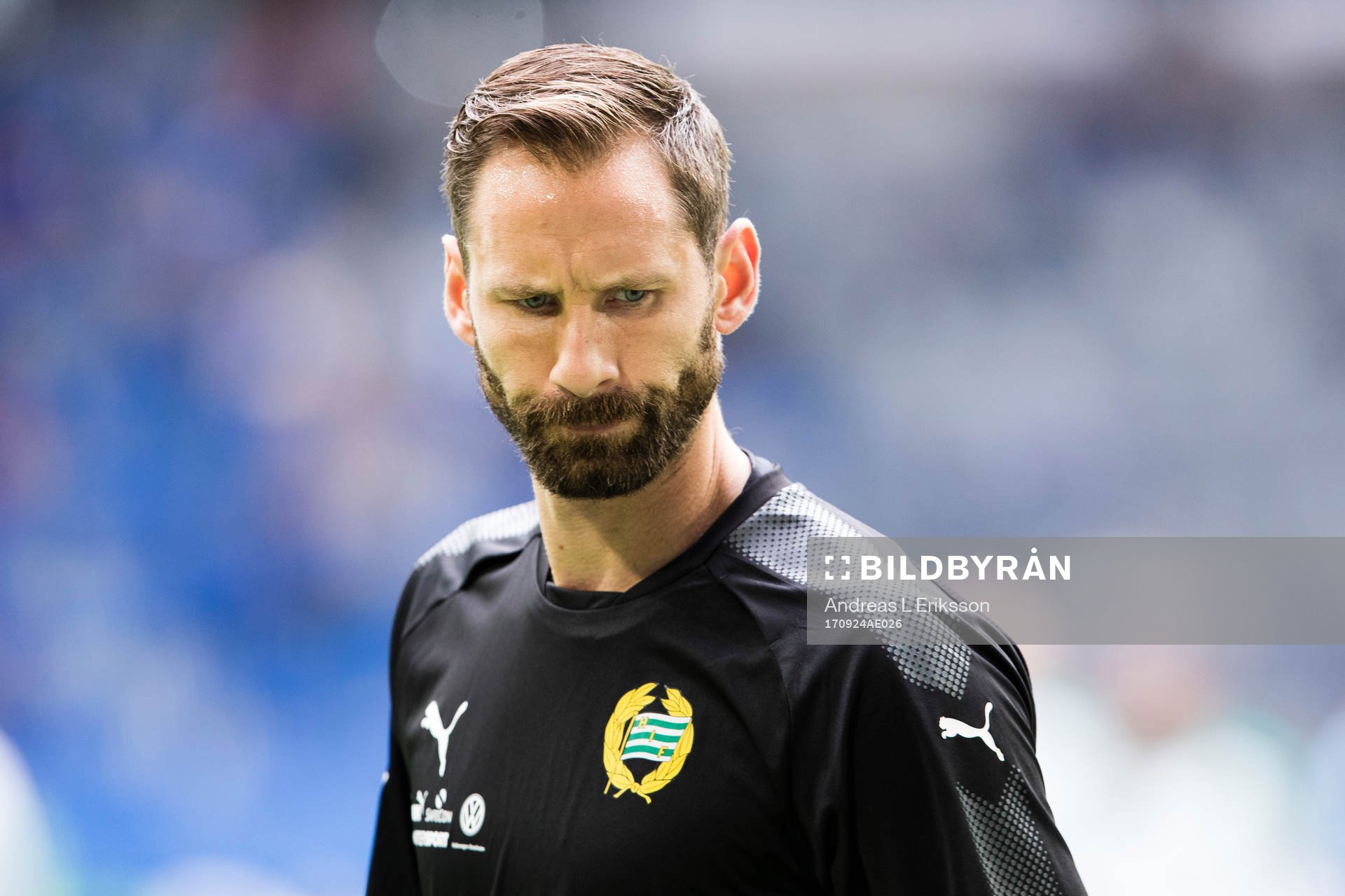 Hammarbys målvakt Johan Wiland deppar