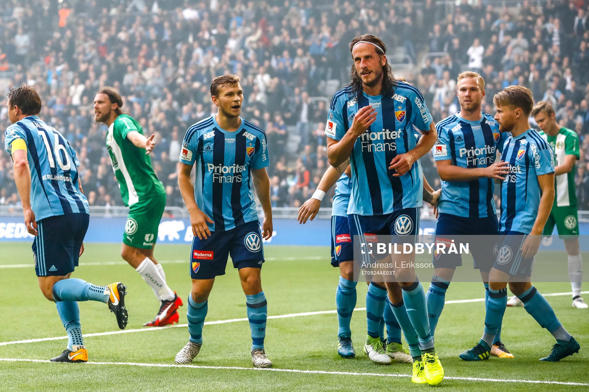Djurgårdens Magnus Eriksson och Gustav Engvall jublar med