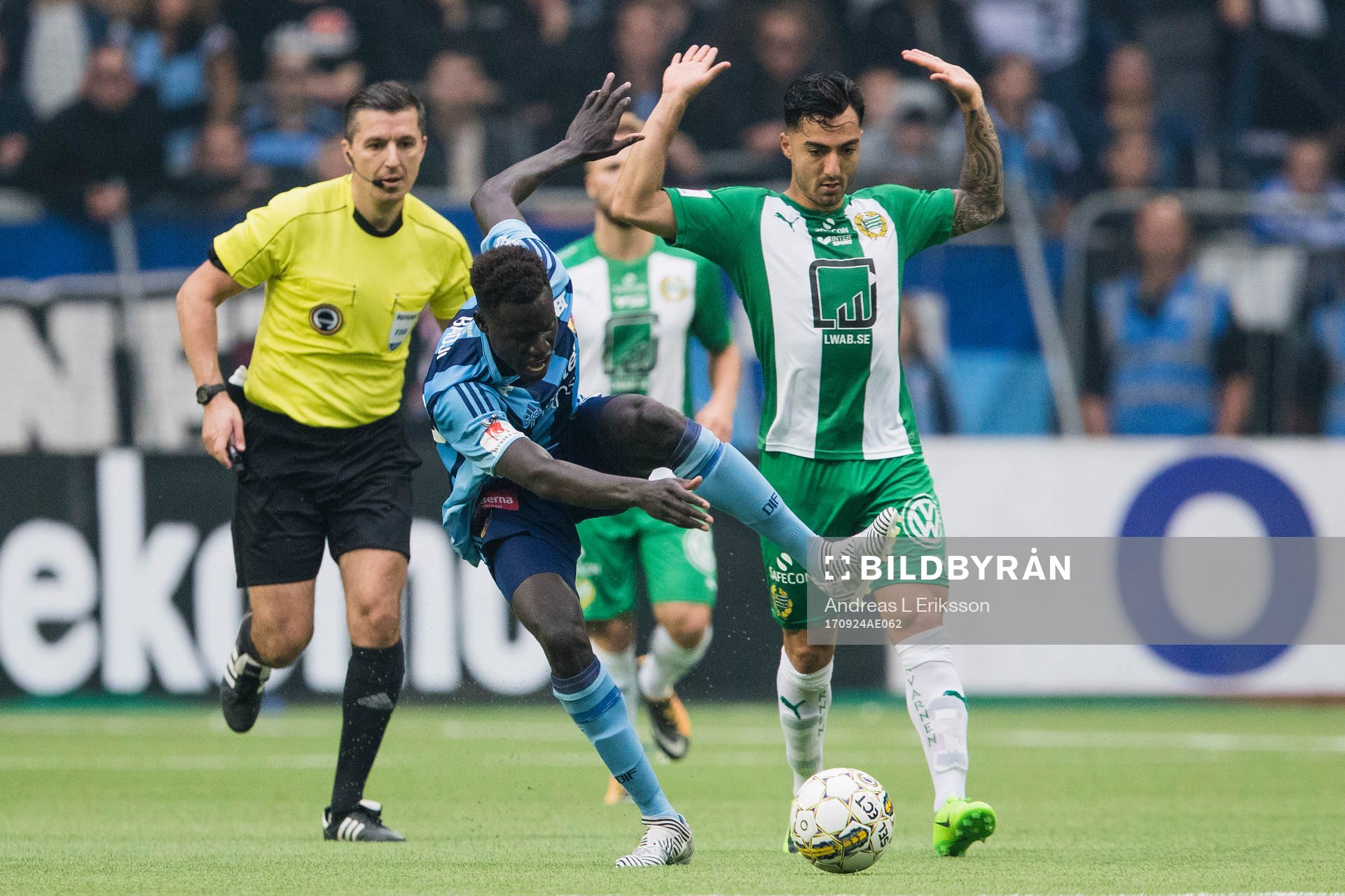 Djurgårdens Aliou Badji och Hammarbys Jiloan Hamad i kamp