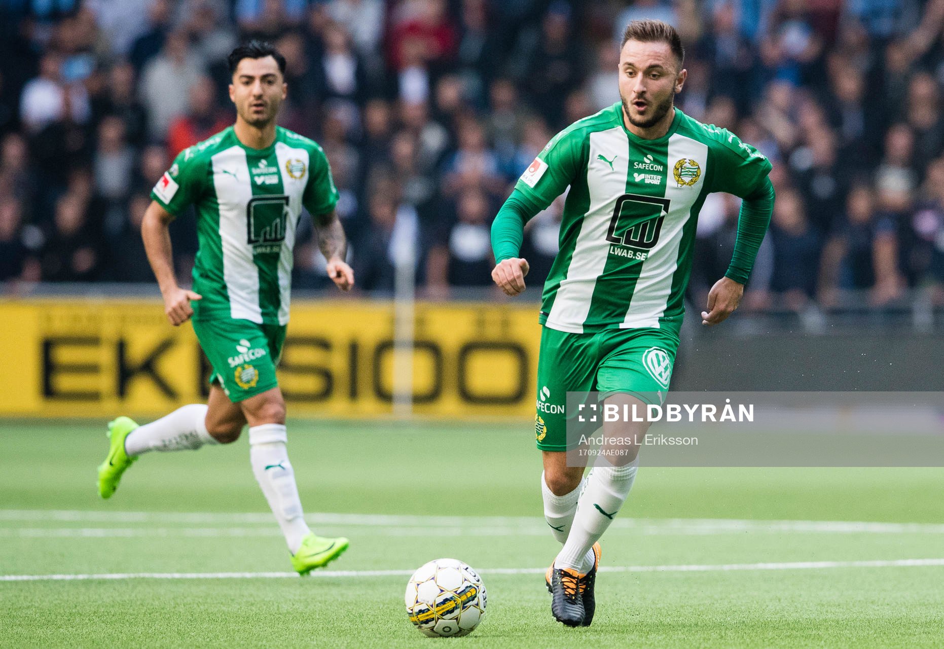 Hammarbys Muamer Tankovic med bollen