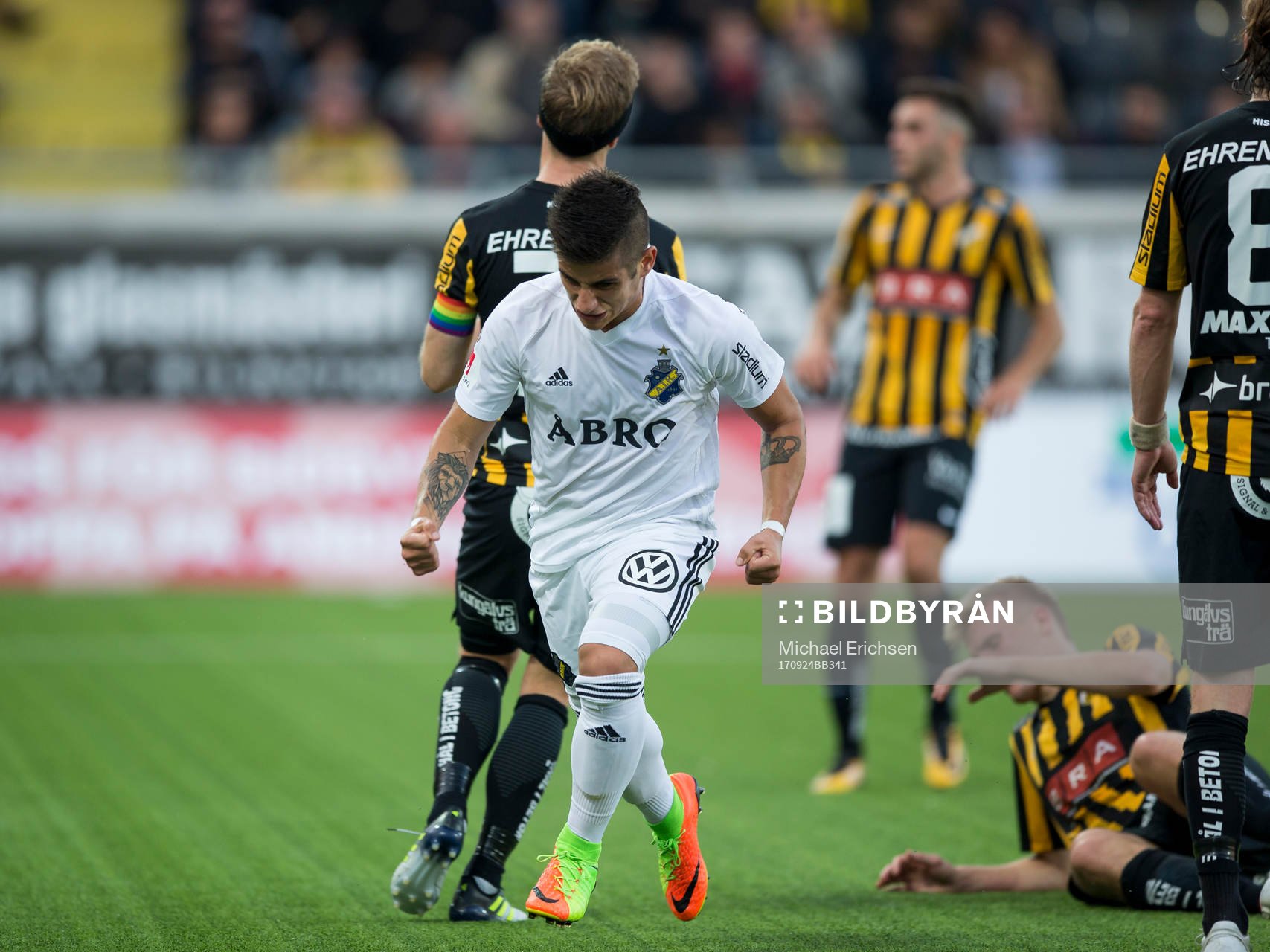 AIK:s Nicolas Marcelo Stefanelli jublar efter 0-3 under fotbollsmatchen i allsvenskan mellan Häcken och AIK den 24 juli 2017 i Göteborg.