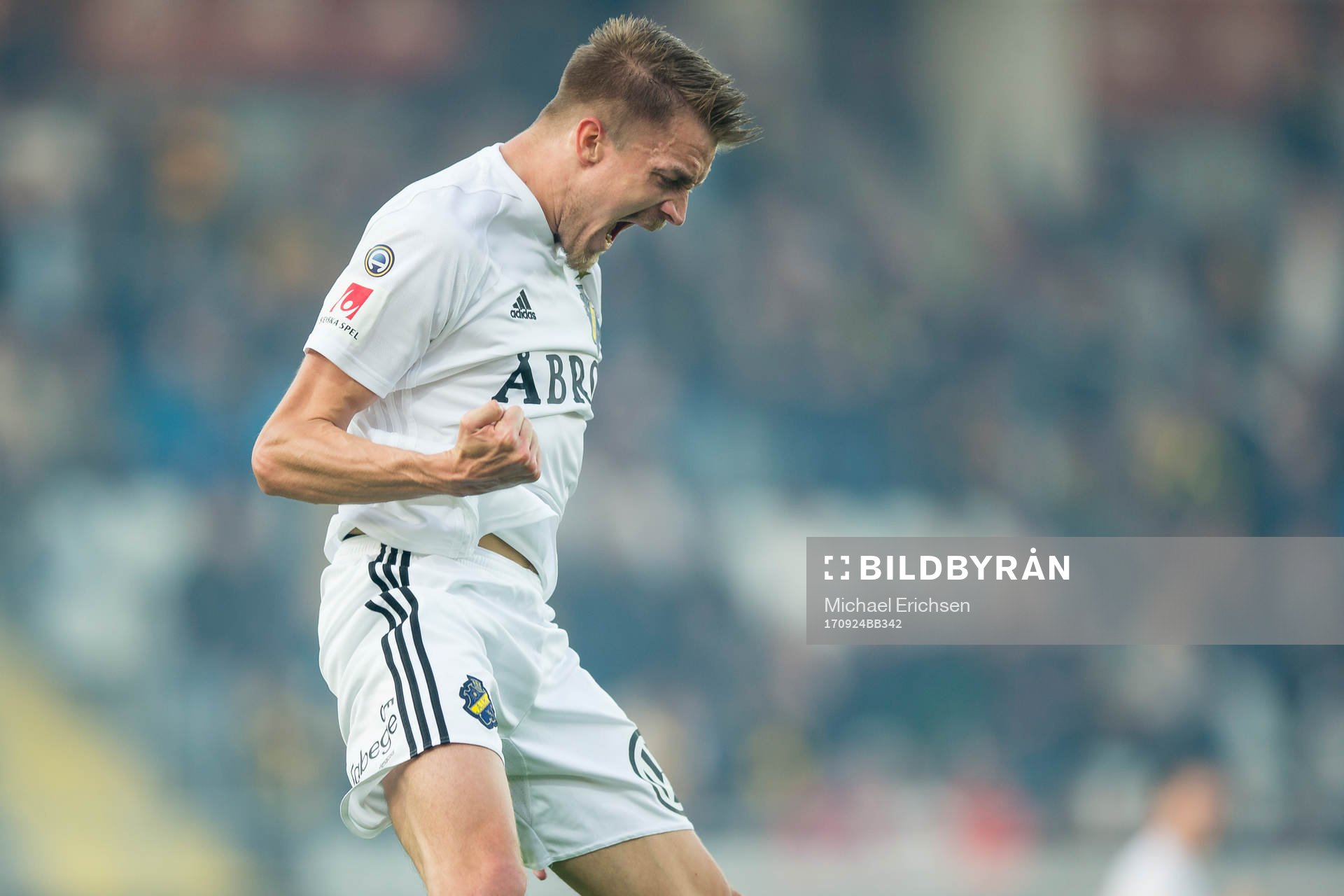 s Rasmus Lindkvist jublar