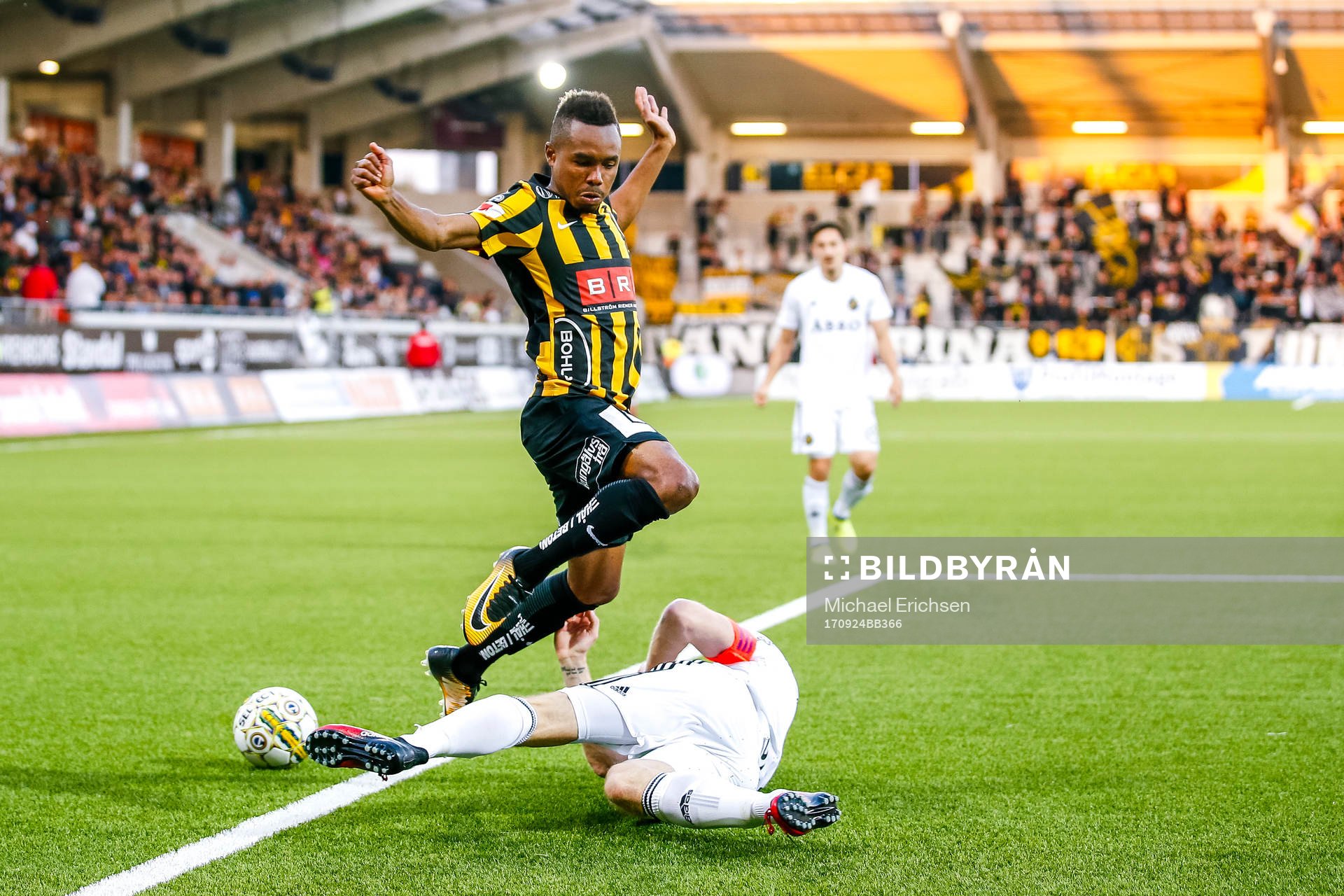 s Nils-Eric Johansson och Häckens Nasiru Mohammed