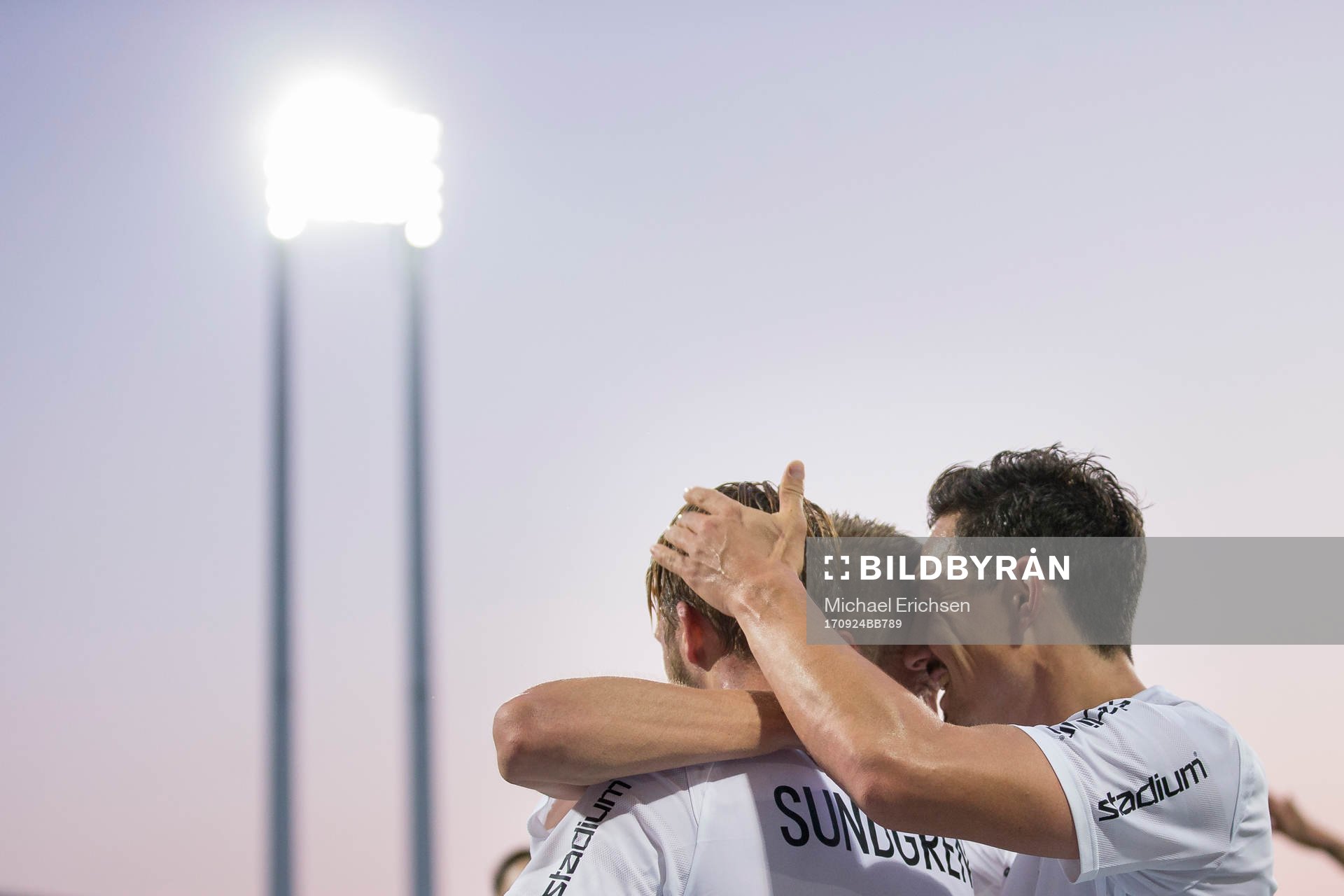 AIK:s Rasmus Lindkvist jublar ihop med Daniel Sundgren och Stefan Ishizaki efter att ha gjort 1-6 under fotbollsmatchen i allsvenskan mellan Häcken och AIK den 24 juli 2017 i Göteborg.