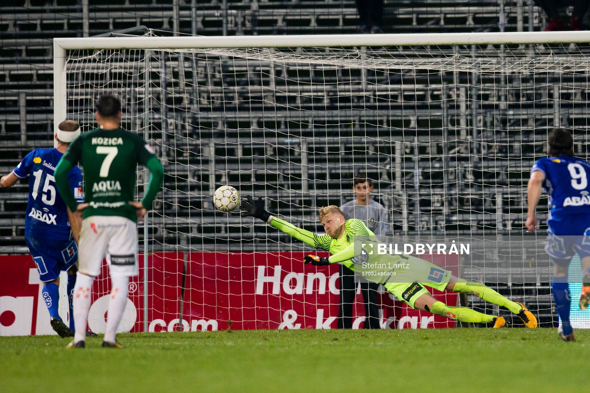 Sundsvalls Marcus Danielson gör mål till 2-2 på straff