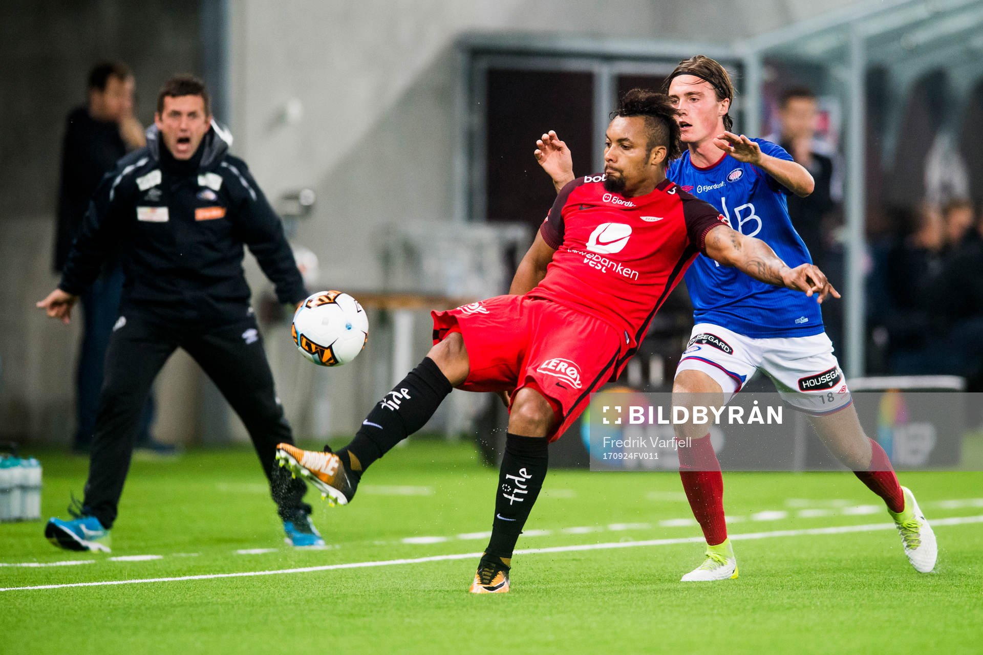 Ronny Deila, head coach of Vålerenga, Bismar Acosta of