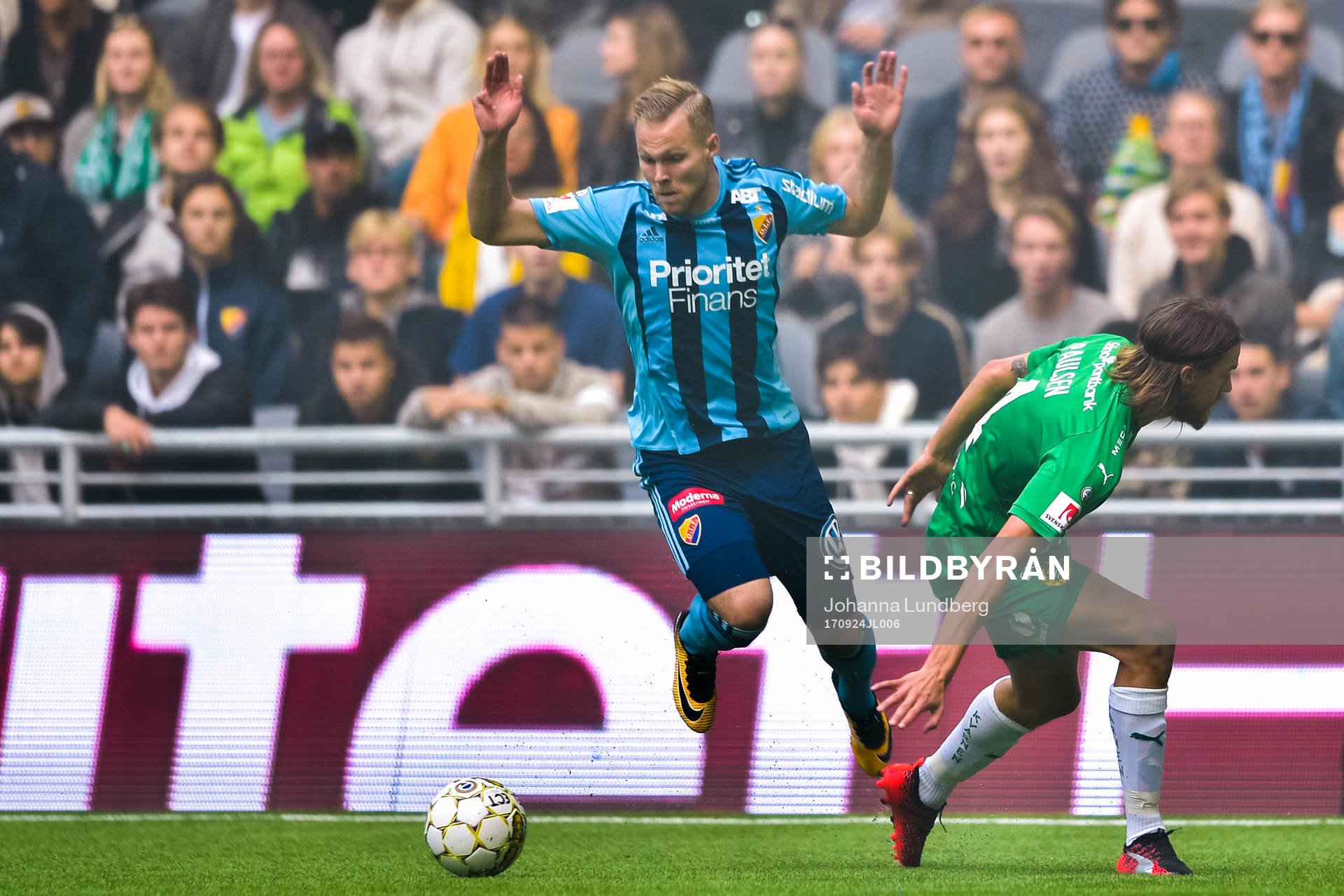 Djurgårdens Gustav Engvall och Hammarbys Björn Paulsen
