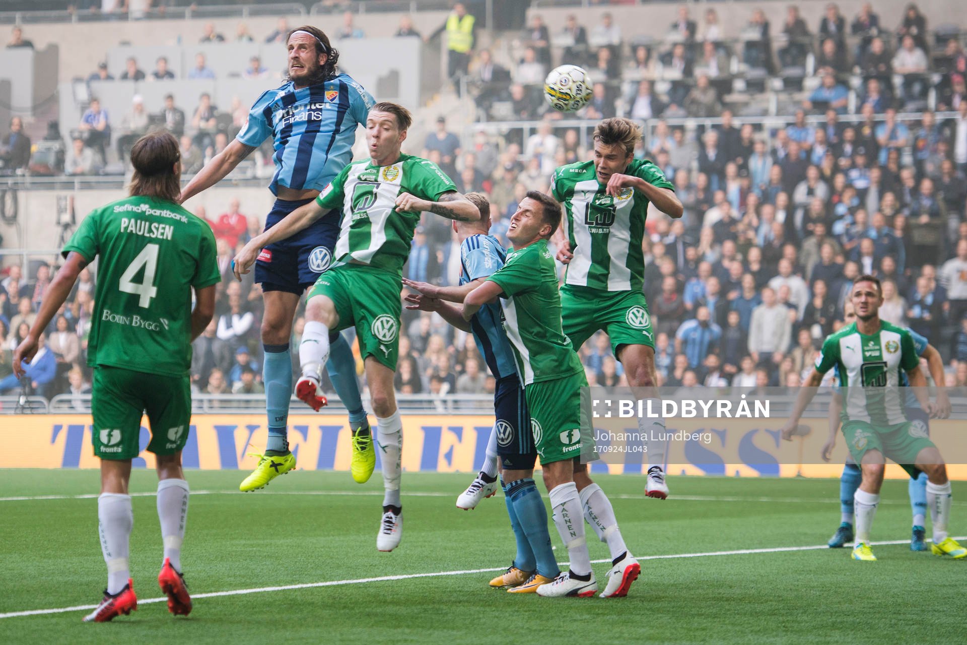 Djurgårdens Jonas Olsson mot Hammarbys Birkir Már