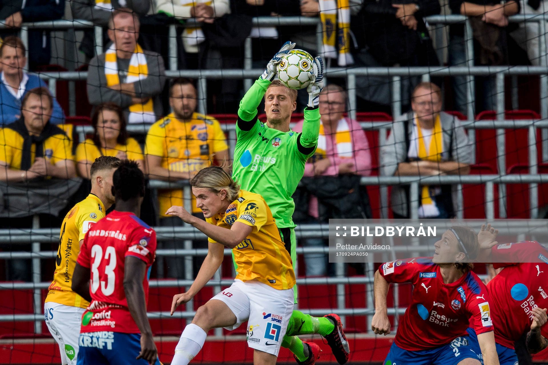Helsingborgs målvakt Pär Hansson och Falkenbergs Viktor