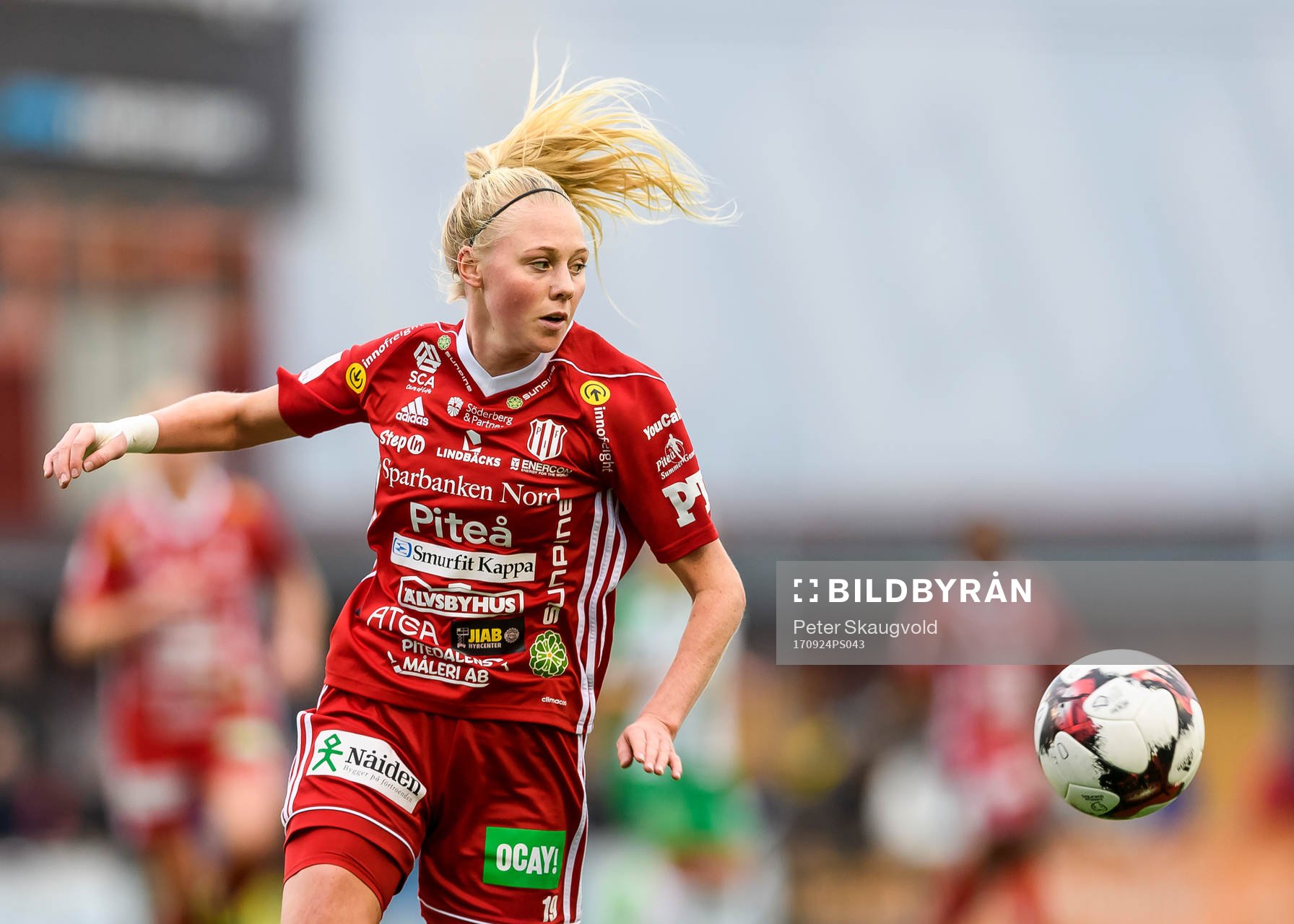 Piteås Elin Bragnum med bollen