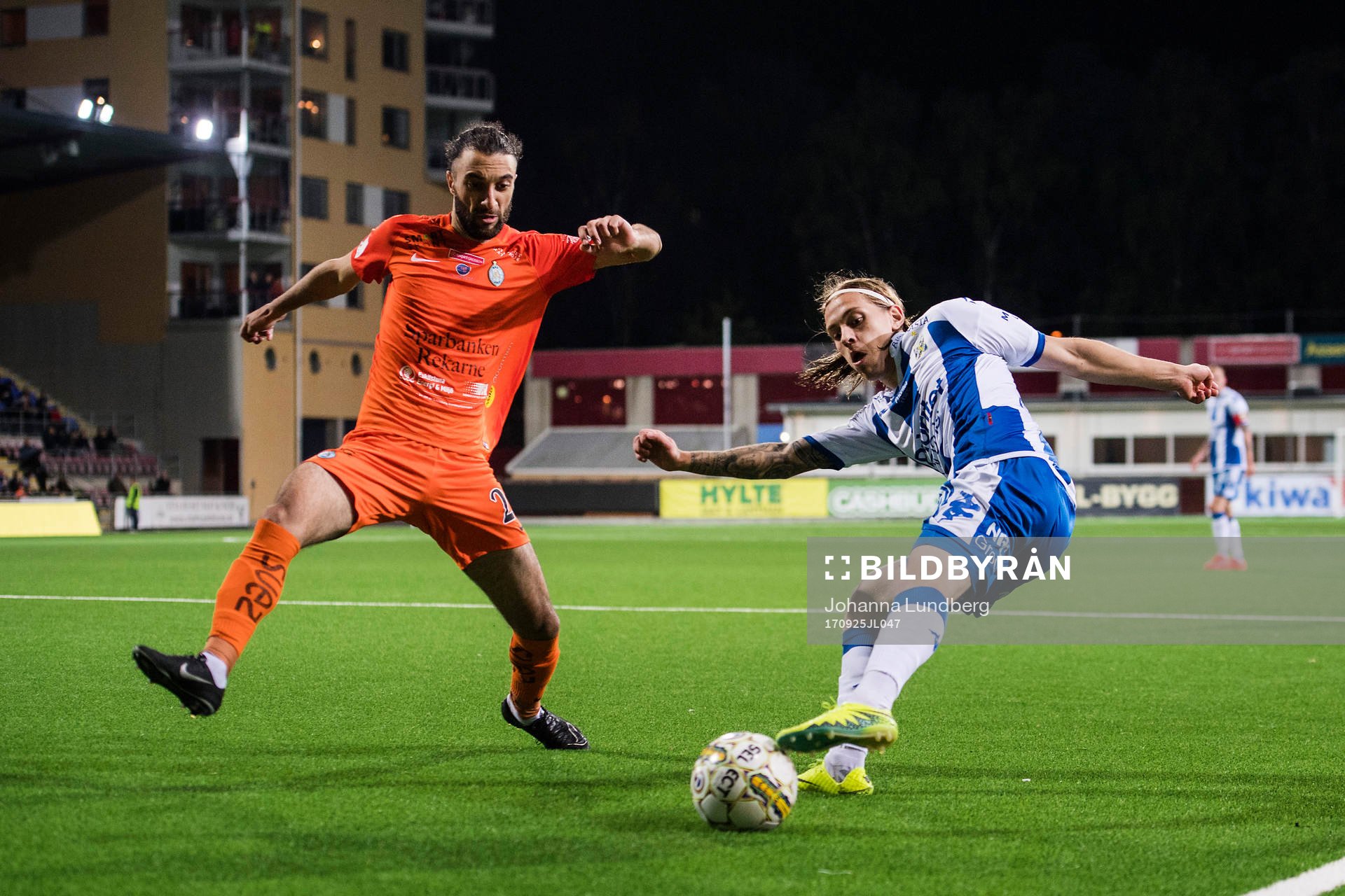 AFC Eskilstunas Ansel Raskaj och IFK Göteborgs Elias Mar