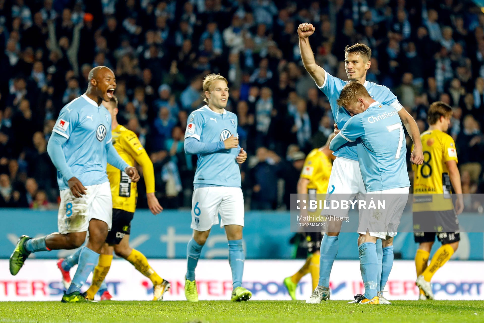 Malmö FFs Markus Rosenberg jublar med lagkamrater