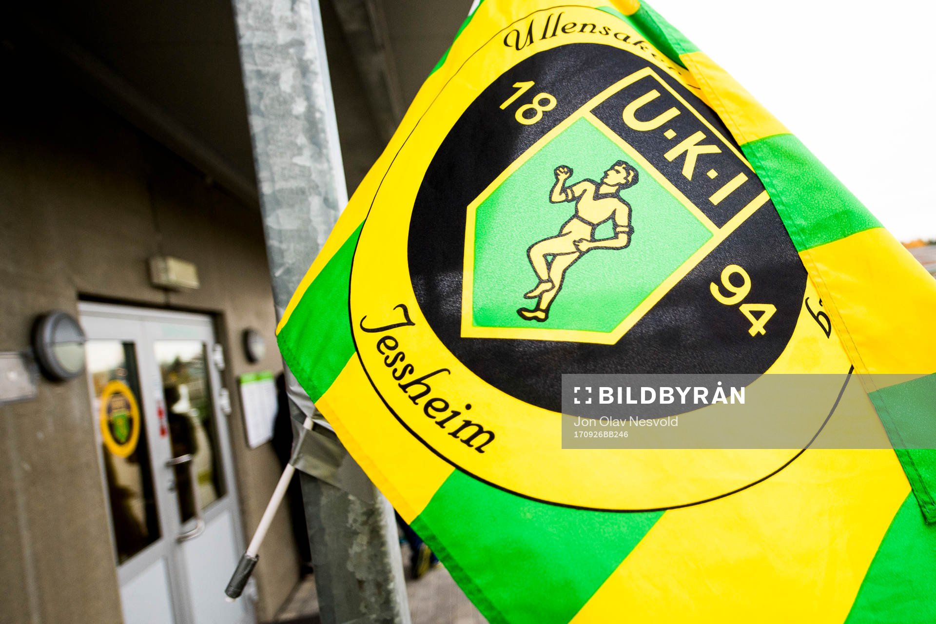 The flag of Ull/kisa outside Jessheim stadion