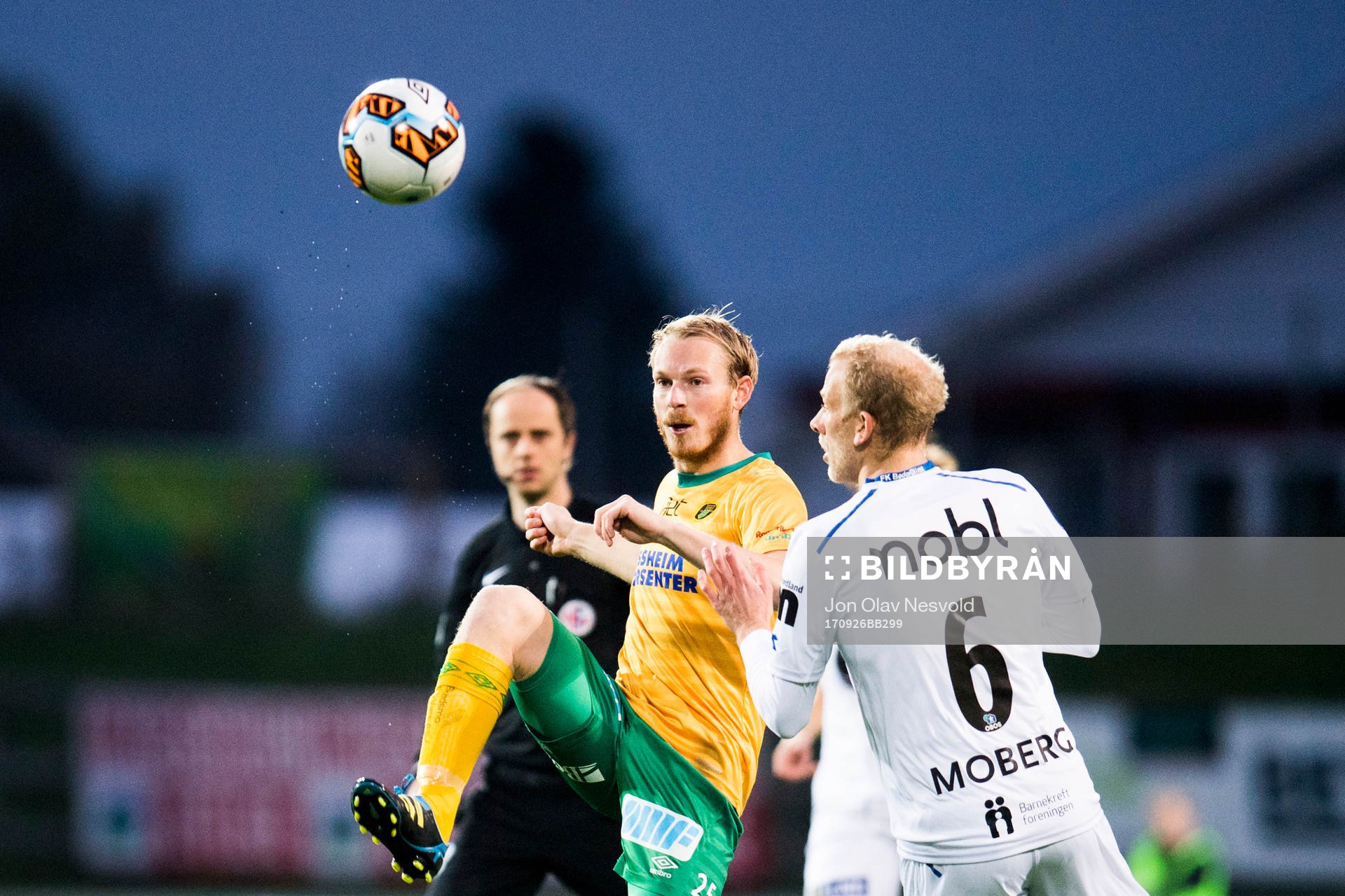 Sverre Martin Torp of Ull/Kisa and Vegard Leikvoll Moberg of Bodø/Glimt during the Obos-ligaen match between Ull/Kisa and Bodø/Glimt on September 26, 2017 in Jessheim.