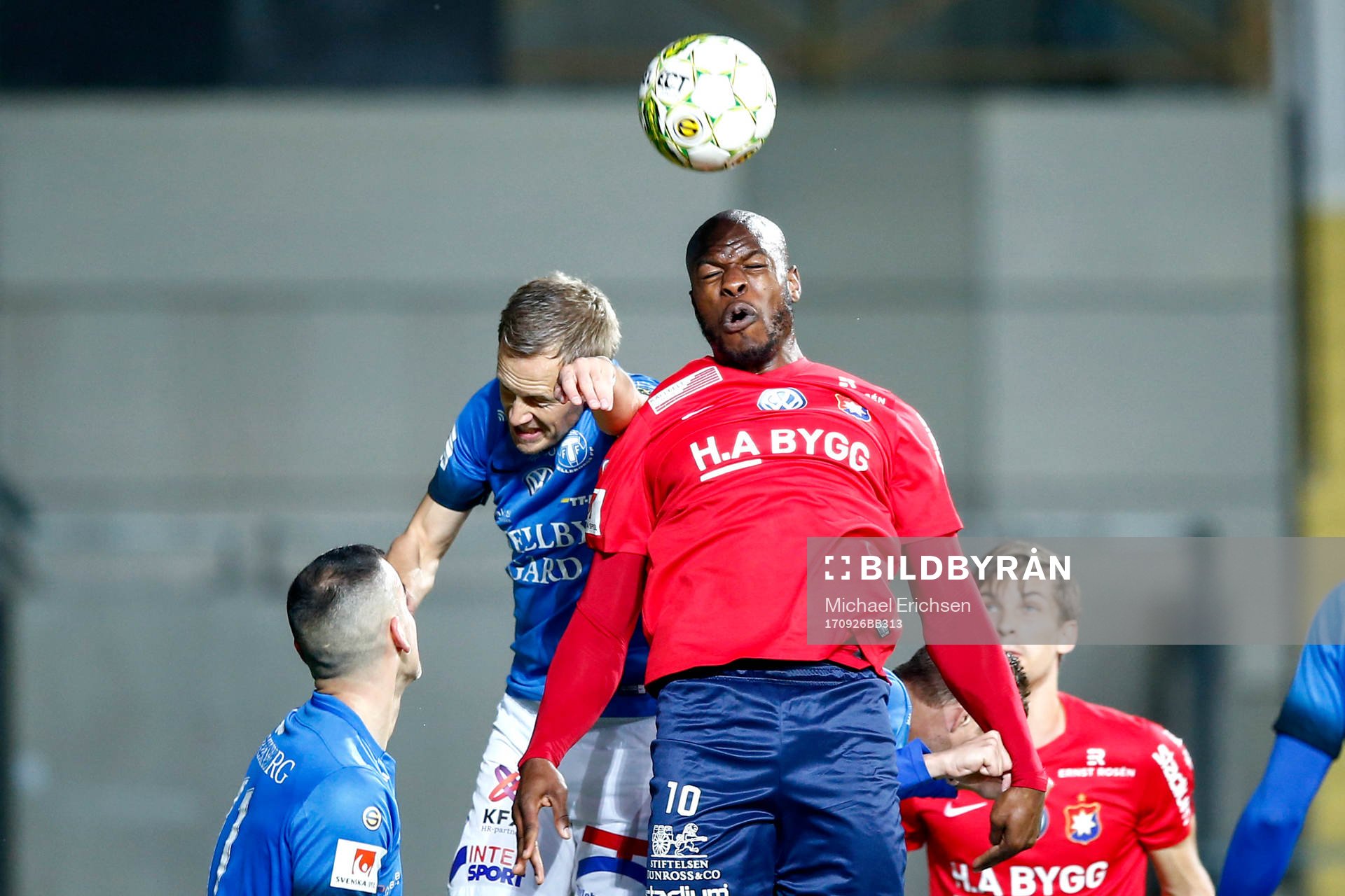 Örgrytes Hakeem Araba och Trelleborgs Magnus Andersson
