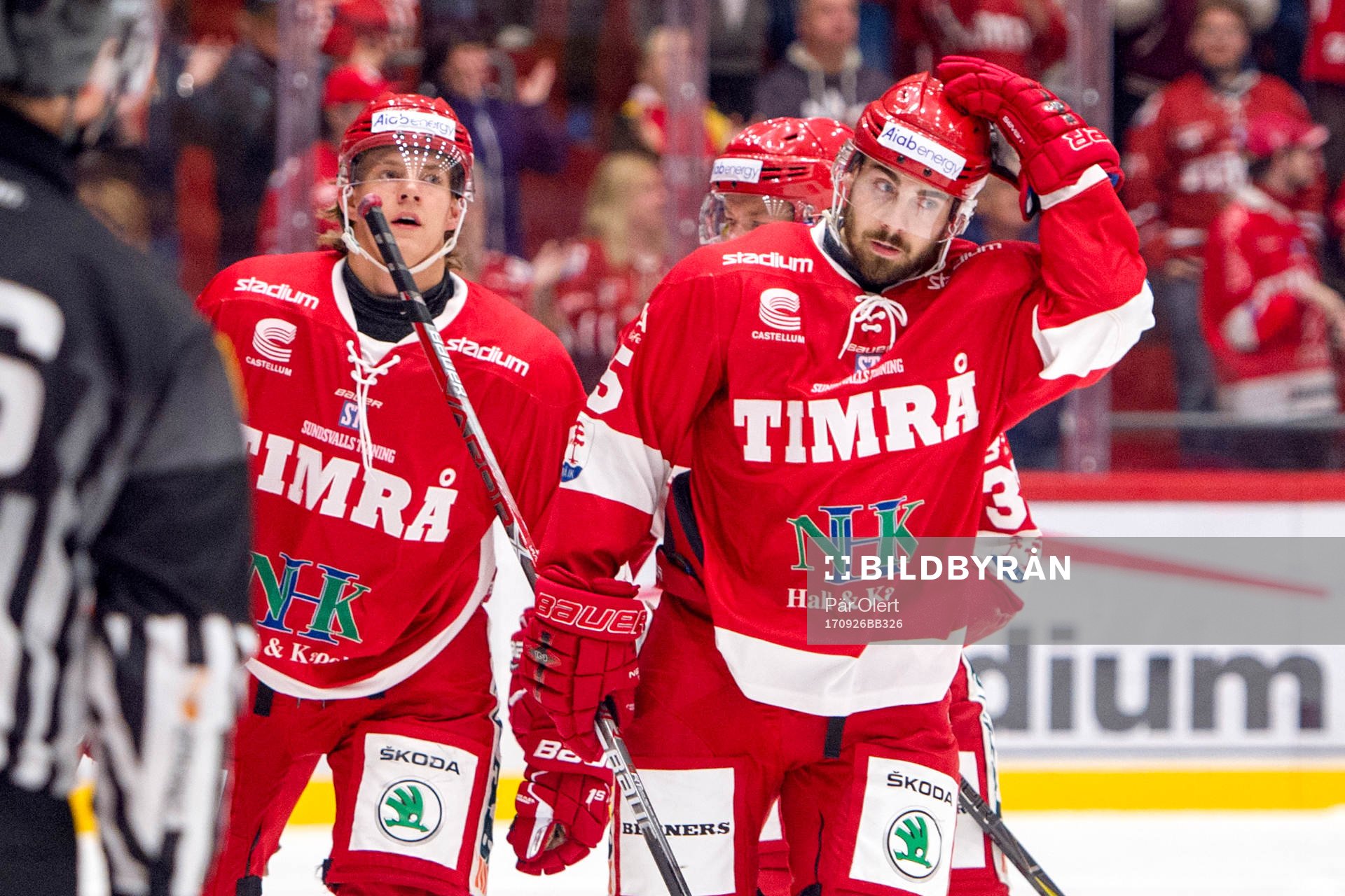 Timrås  Johan Johnsson jublar med lagkamrater