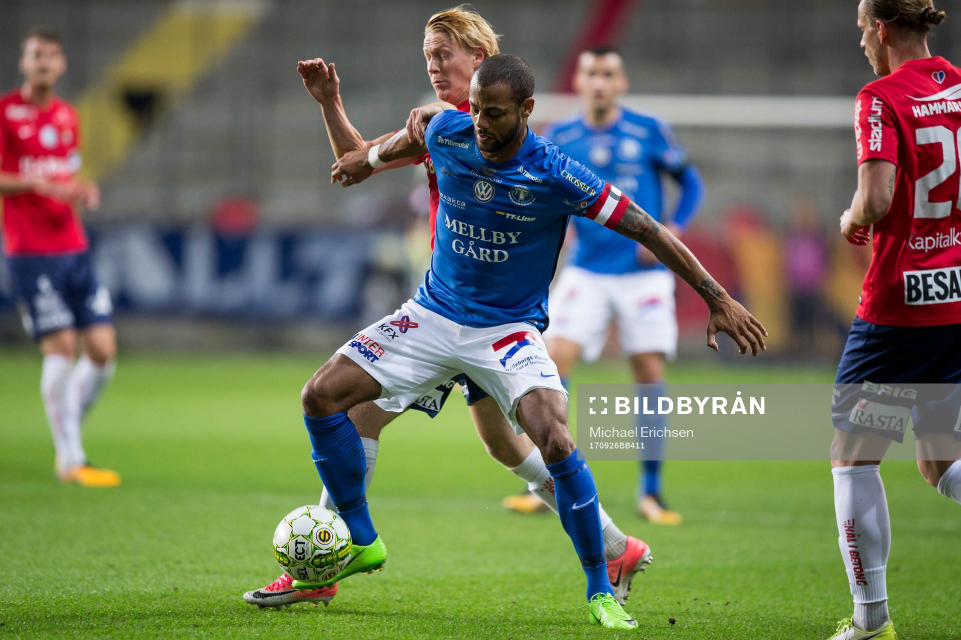 Trelleborgs Salif Camara Jönsson håller undan för