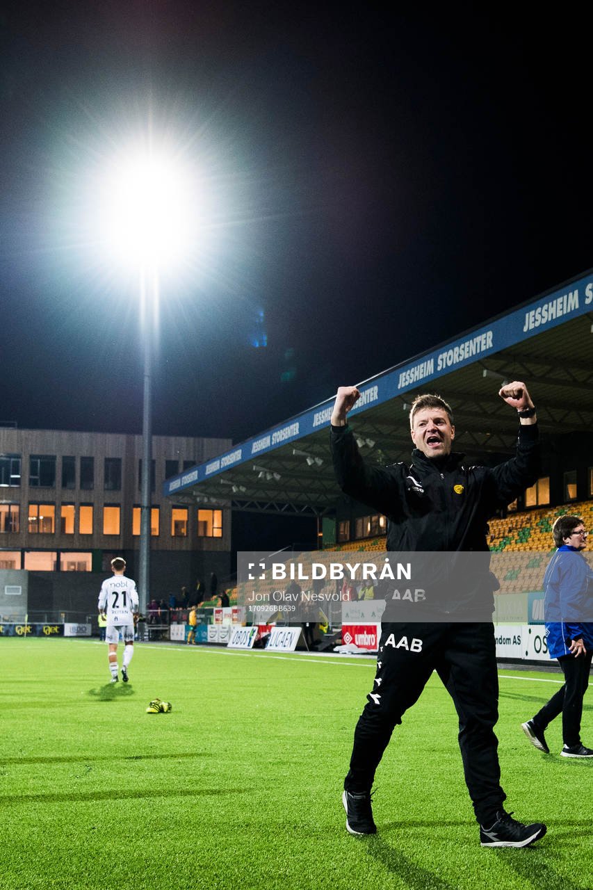 Aasmund Karl Bjørkan, head coach of Bodø/Glimt, celebrates