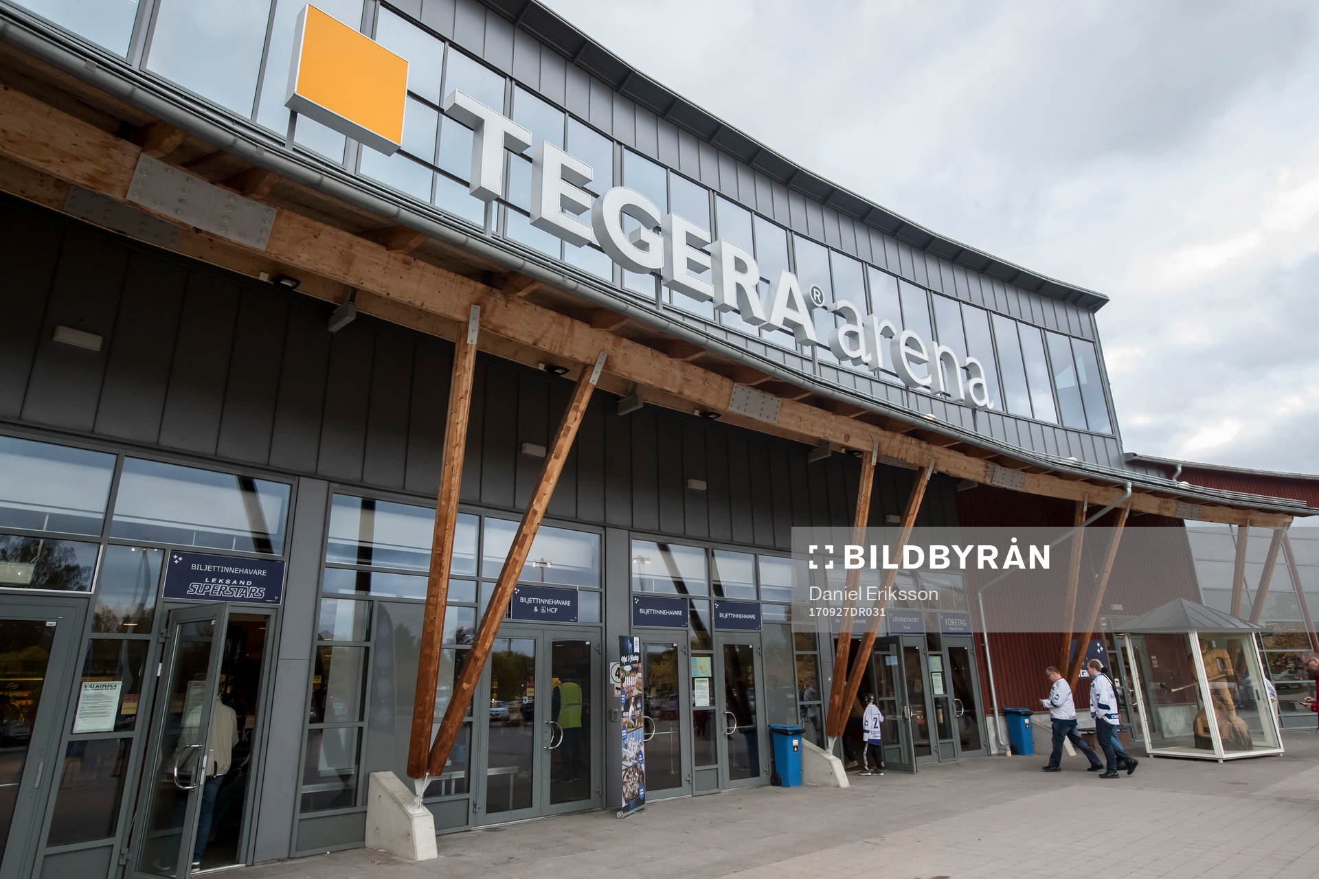 Tegera Arena extreriör innan ishockeymatchen i