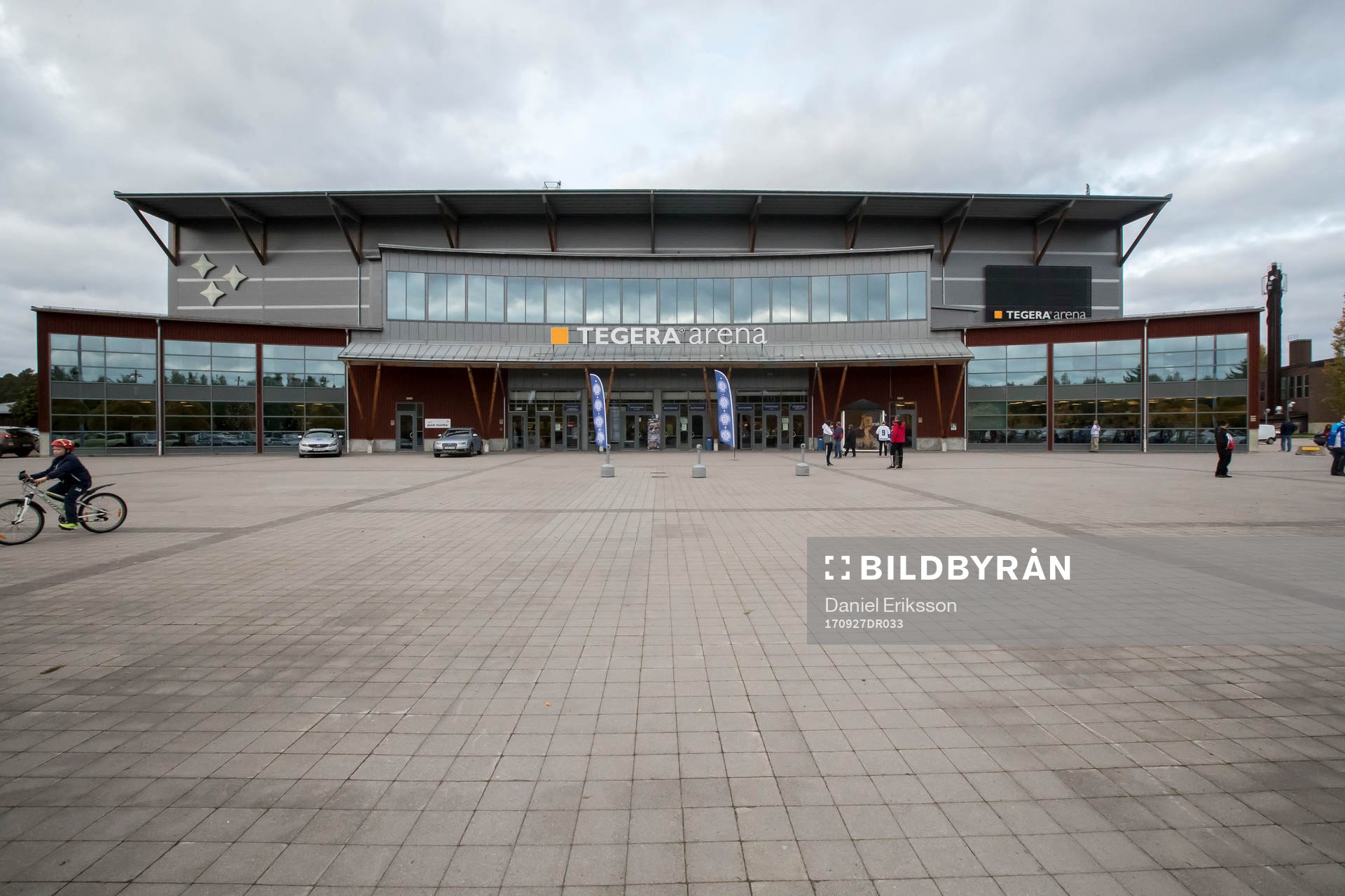 Tegera Arena extreriör innan ishockeymatchen i