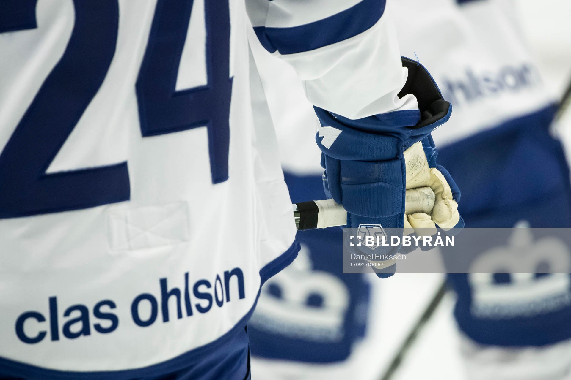 Leksands handske i ishockeymatchen i HockeyAllsvenskan
