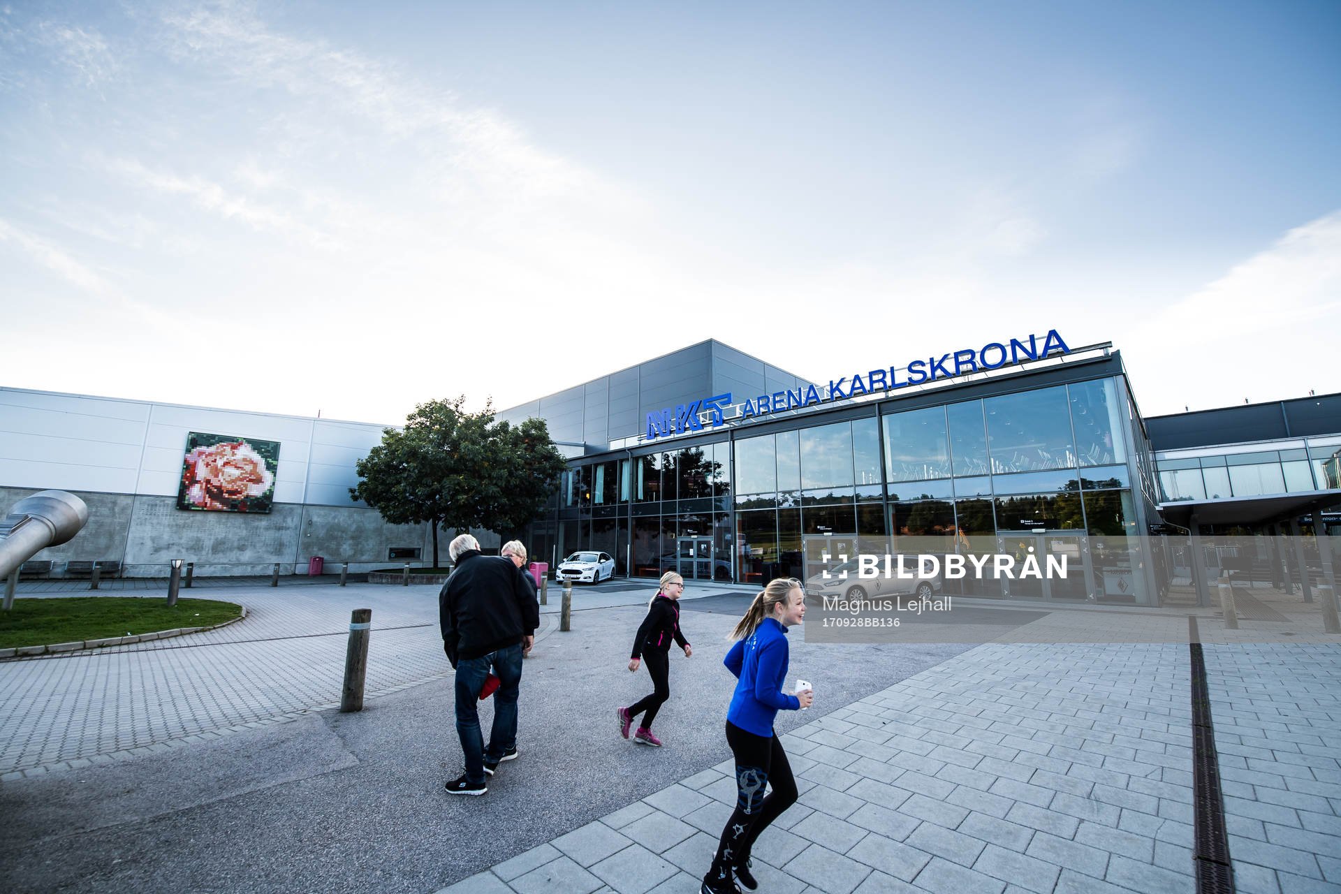 NKT arena utvändigt innan ishockeymatchen i SHL mellan