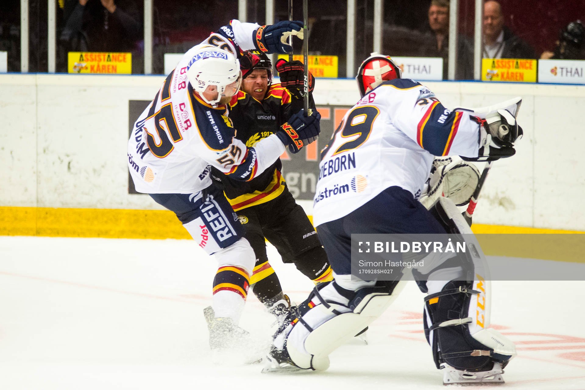 Brynäs Kevin Clark i en kamp mot Djurgårdens Alexander