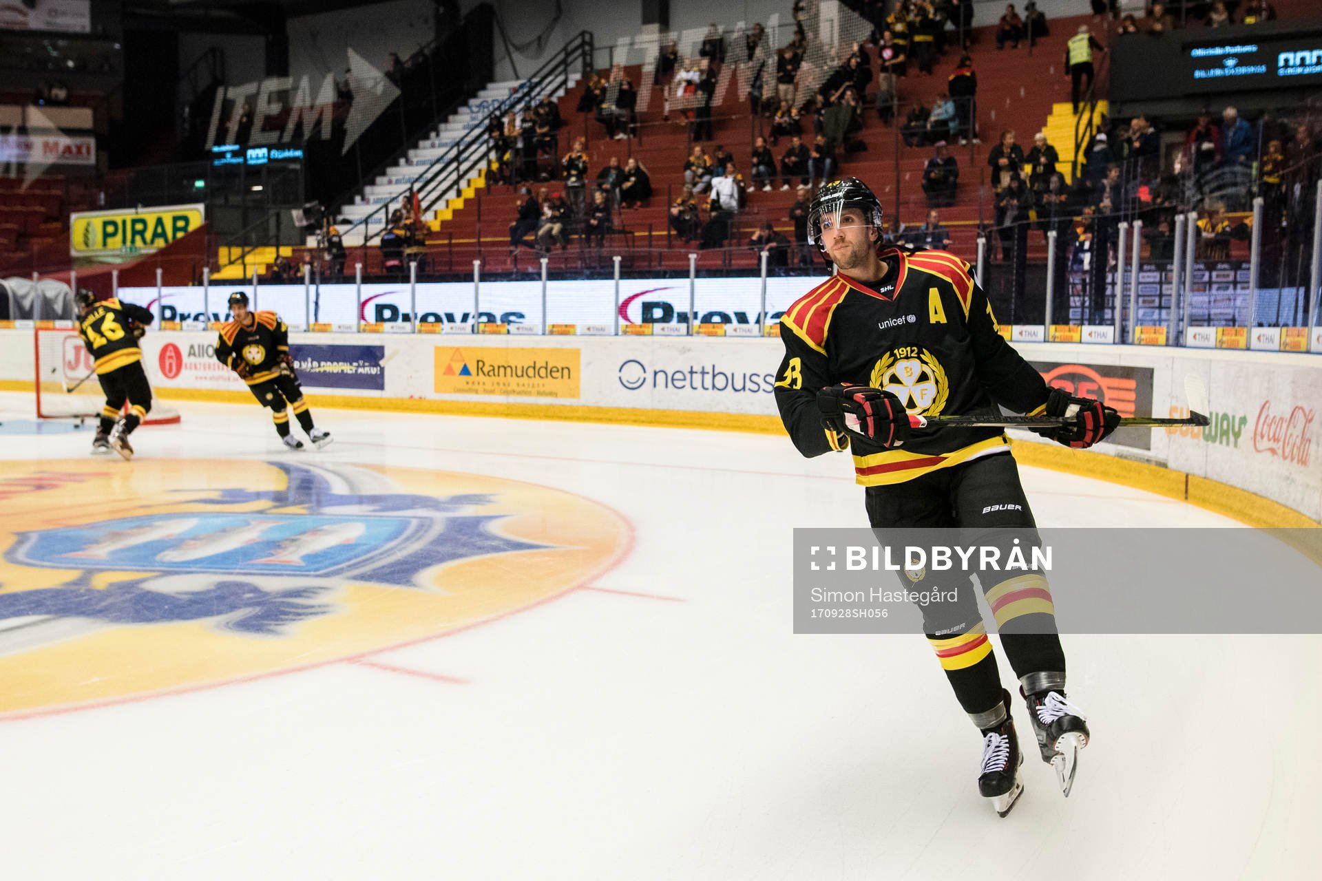 Brynäs Ryan Gunderson före  ishockeymatchen i SHL mellan
