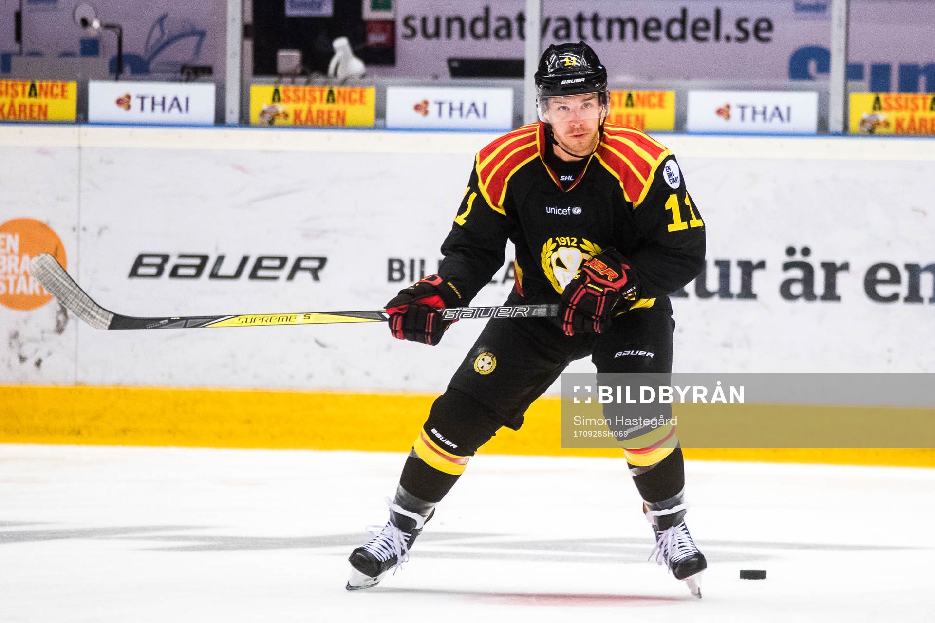 Brynäs Kevin Clark  före ishockeymatchen i SHL mellan