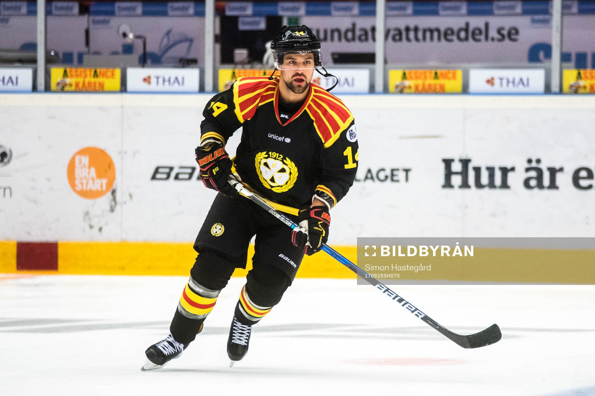 Brynäs Johan Alcén  före ishockeymatchen i SHL mellan