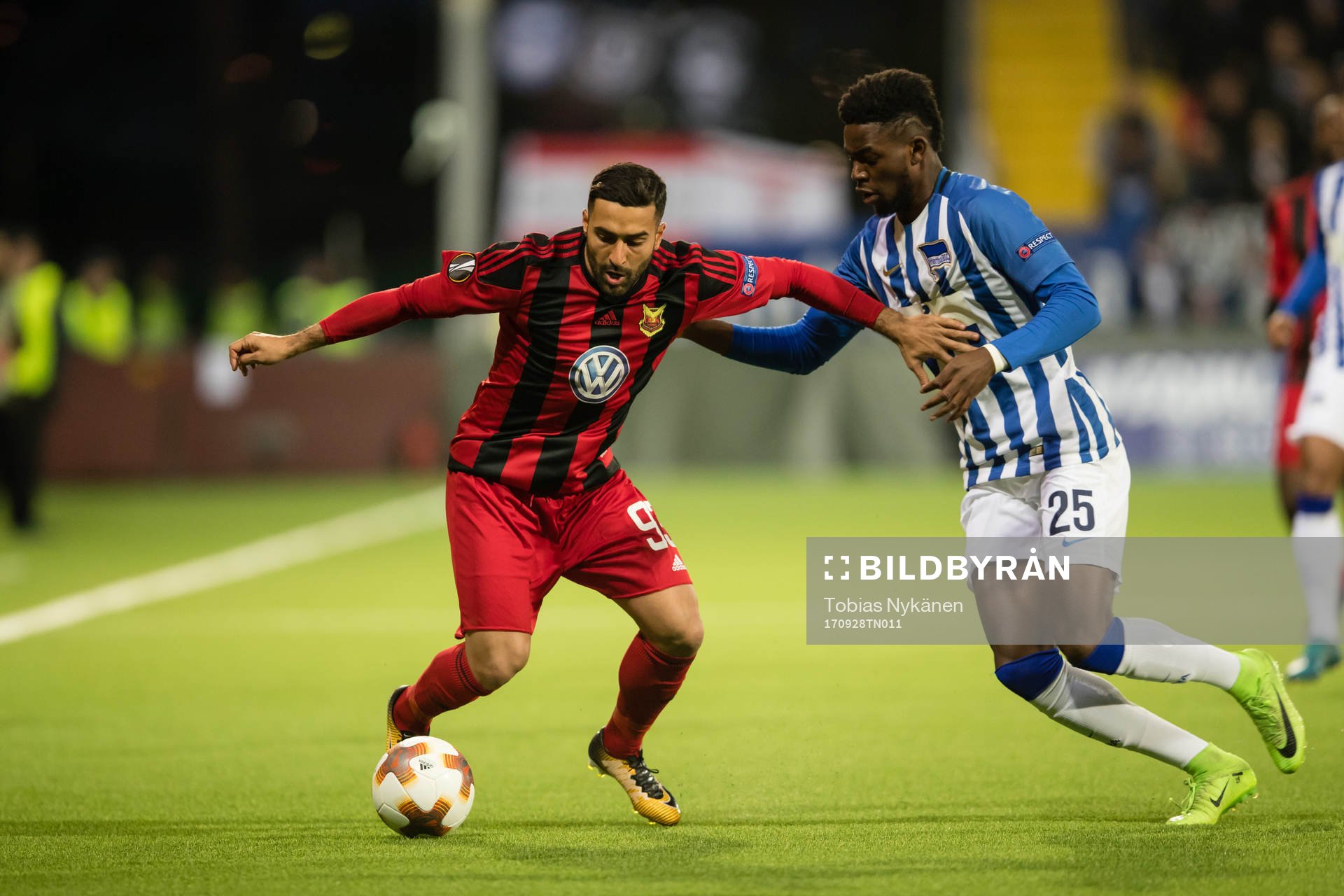 Östersunds Saman Ghoddos mot Hertha Berlin’s Jordan
