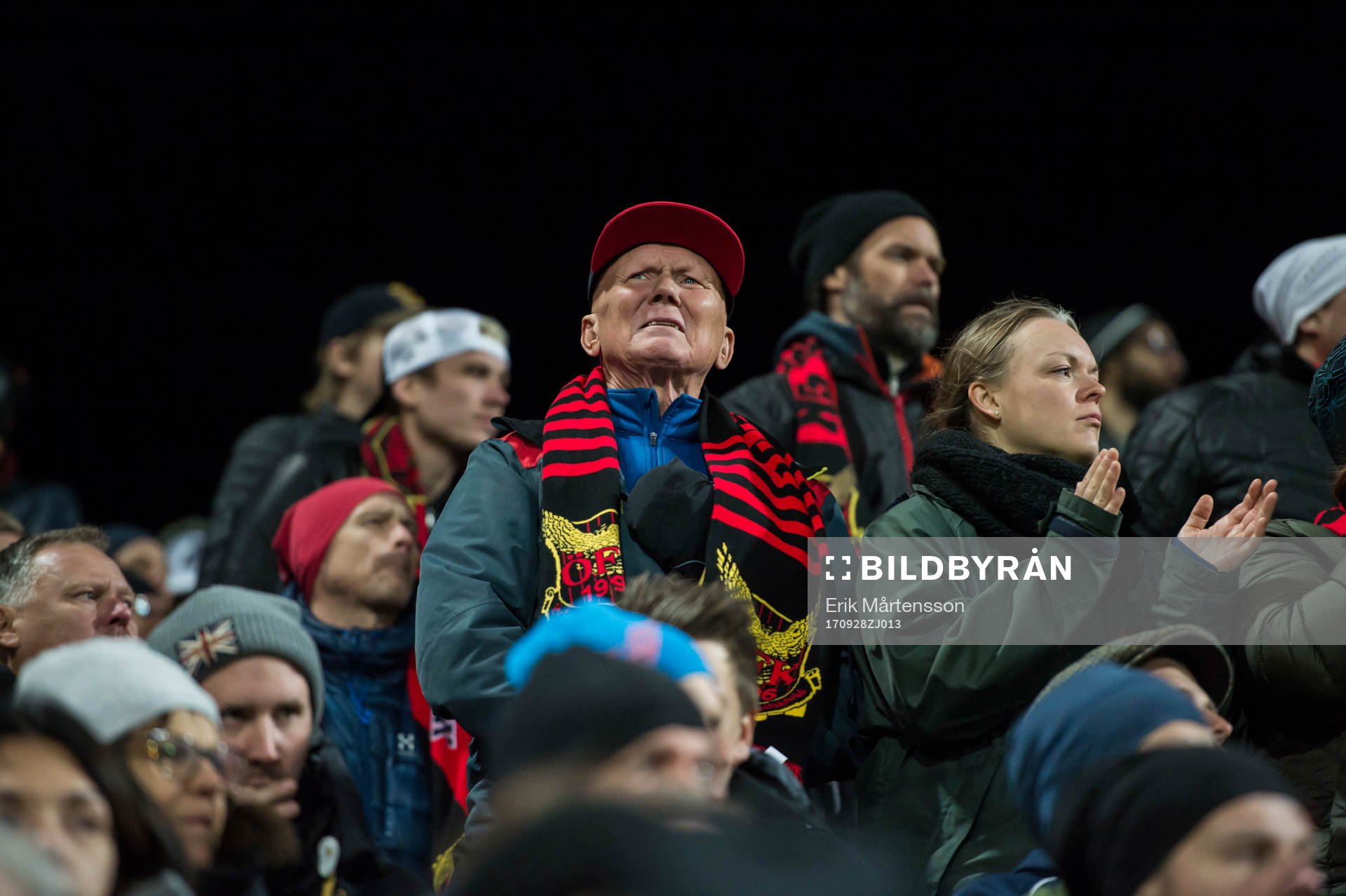 En Östersundssupporter på läktaren