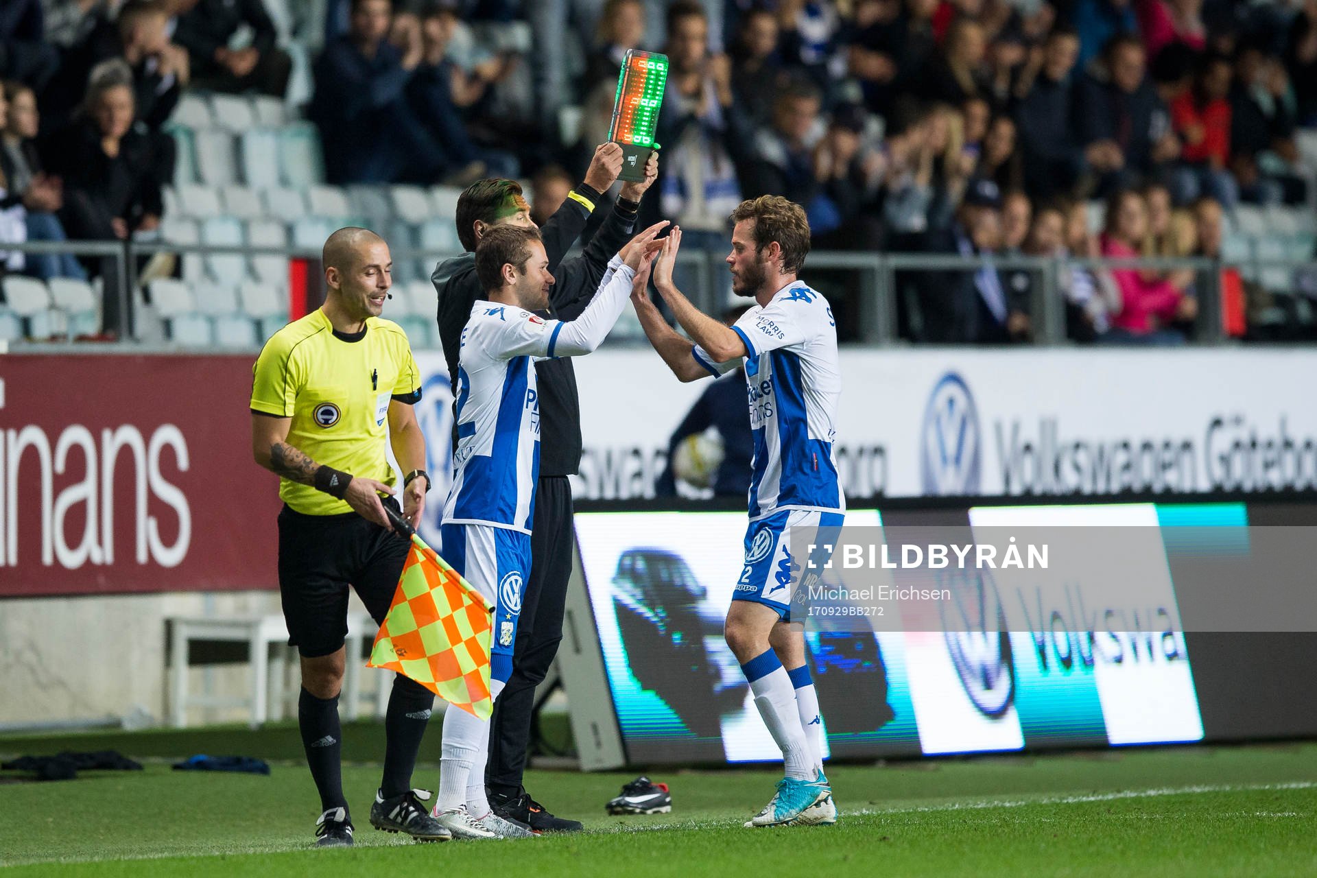 IFK Göteborgs Andreas Öhman blir inbytt mot Emil