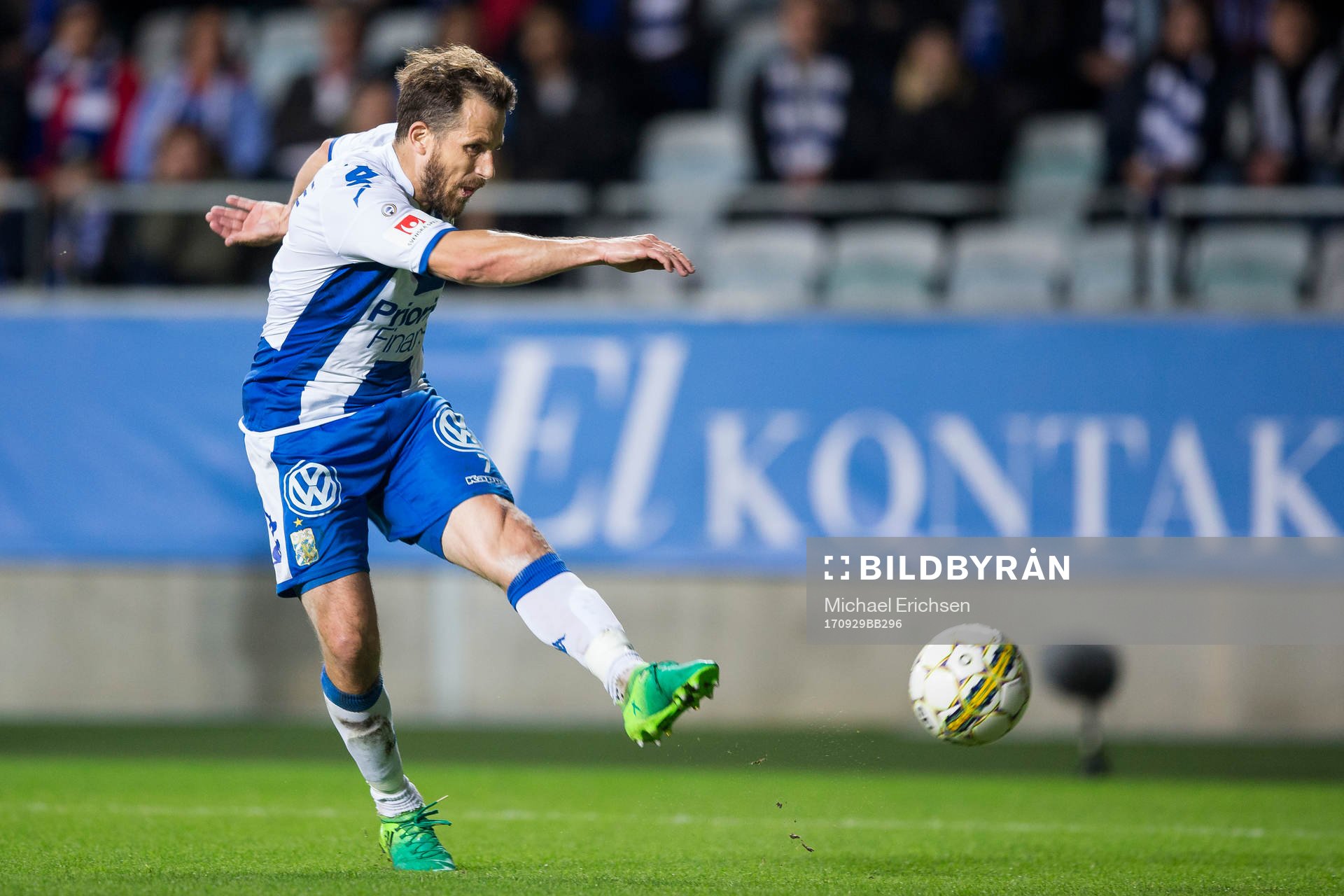 IFK Göteborgs Tobias Hysén skjuter ett skott