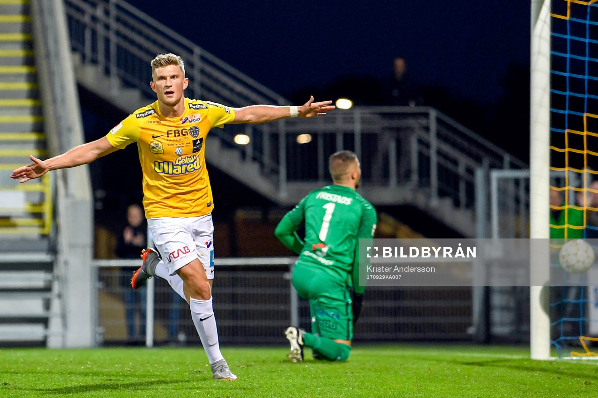 Falkenbergs Erik Pärsson jublar