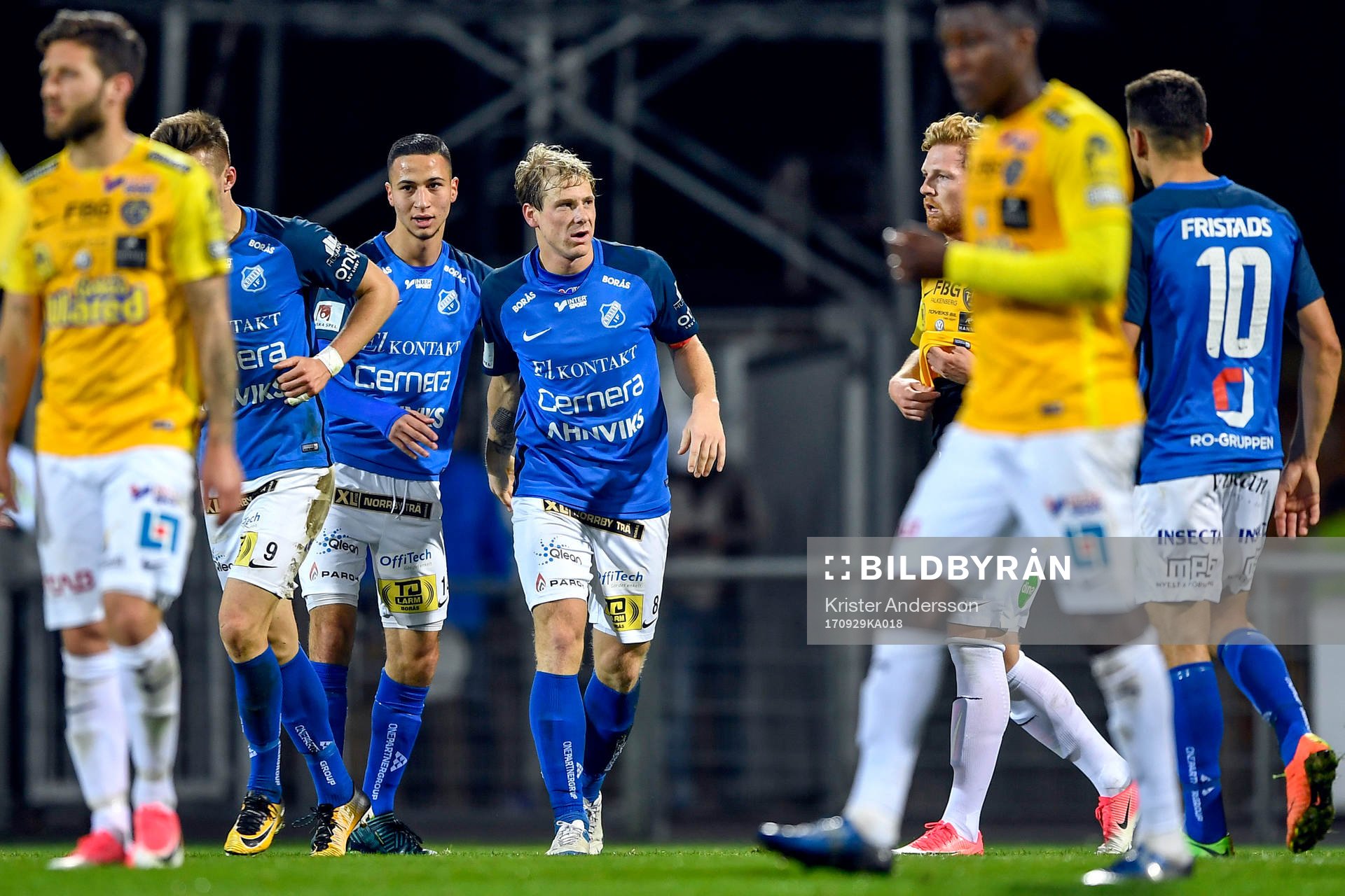 Norrbys Nicklas Savolainen jublar med lagkamrater