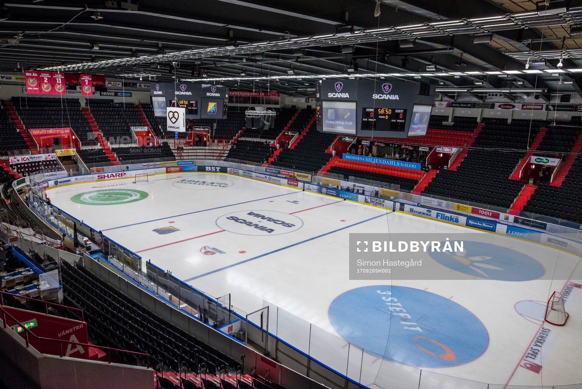 Scaniarinken före ishockeymatchen i Hockeyallsvenskan