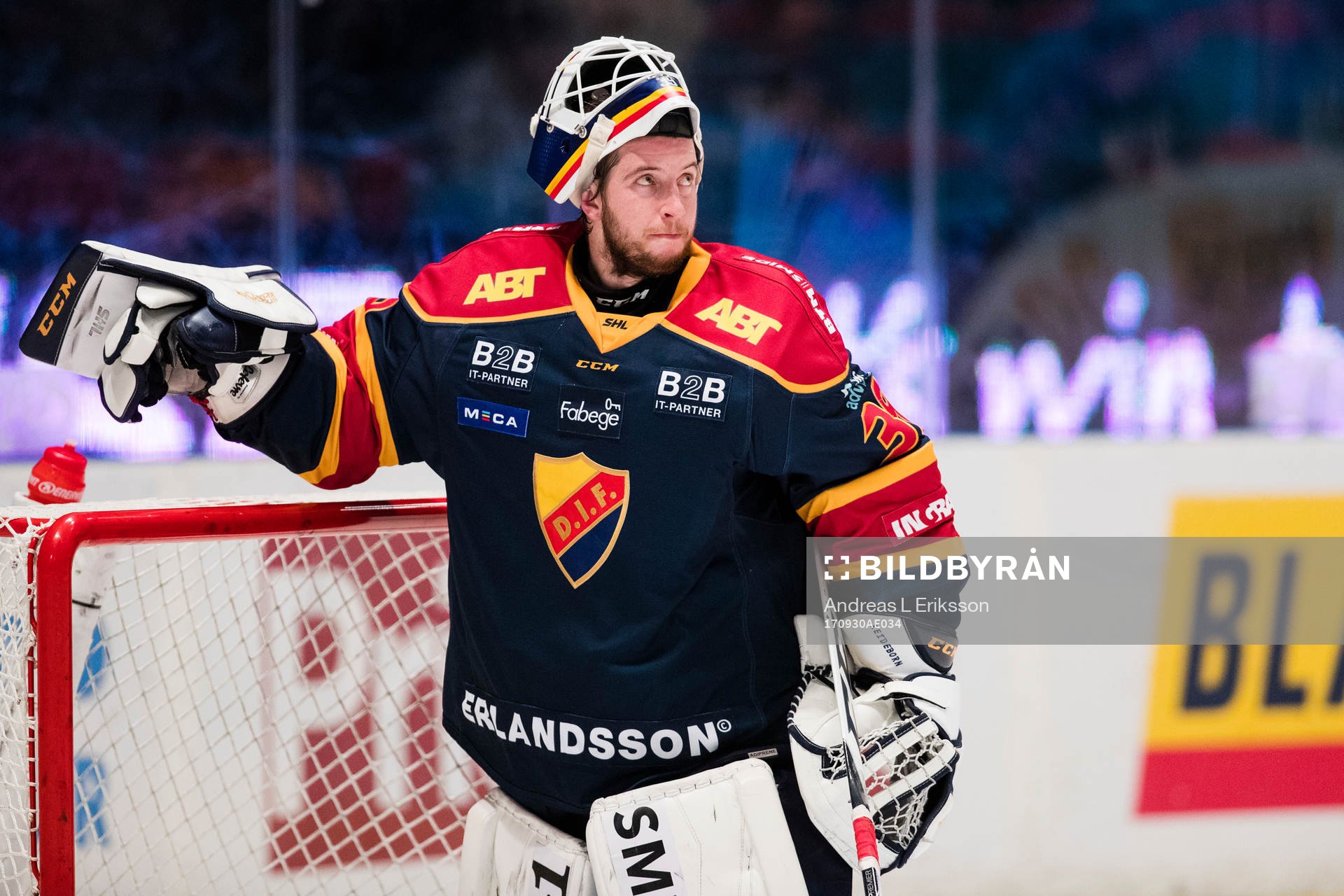 Djurgårdens målvakt Adam Reideborn deppar