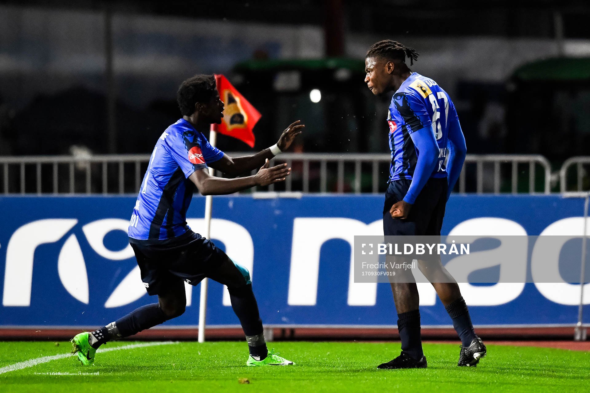 Tortel Lumanza Lembi of Stabæk celebrates the 2-2 goal