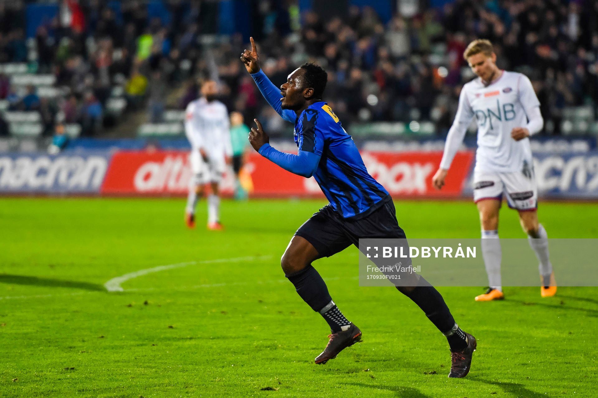 Bi Sylvestre Franck Fortune Boli of Stabæk celebrates the 4-2 goal during the Eliteserien match between Stabæk and Vålerenga on September 30, 2017 in Bekkestua.